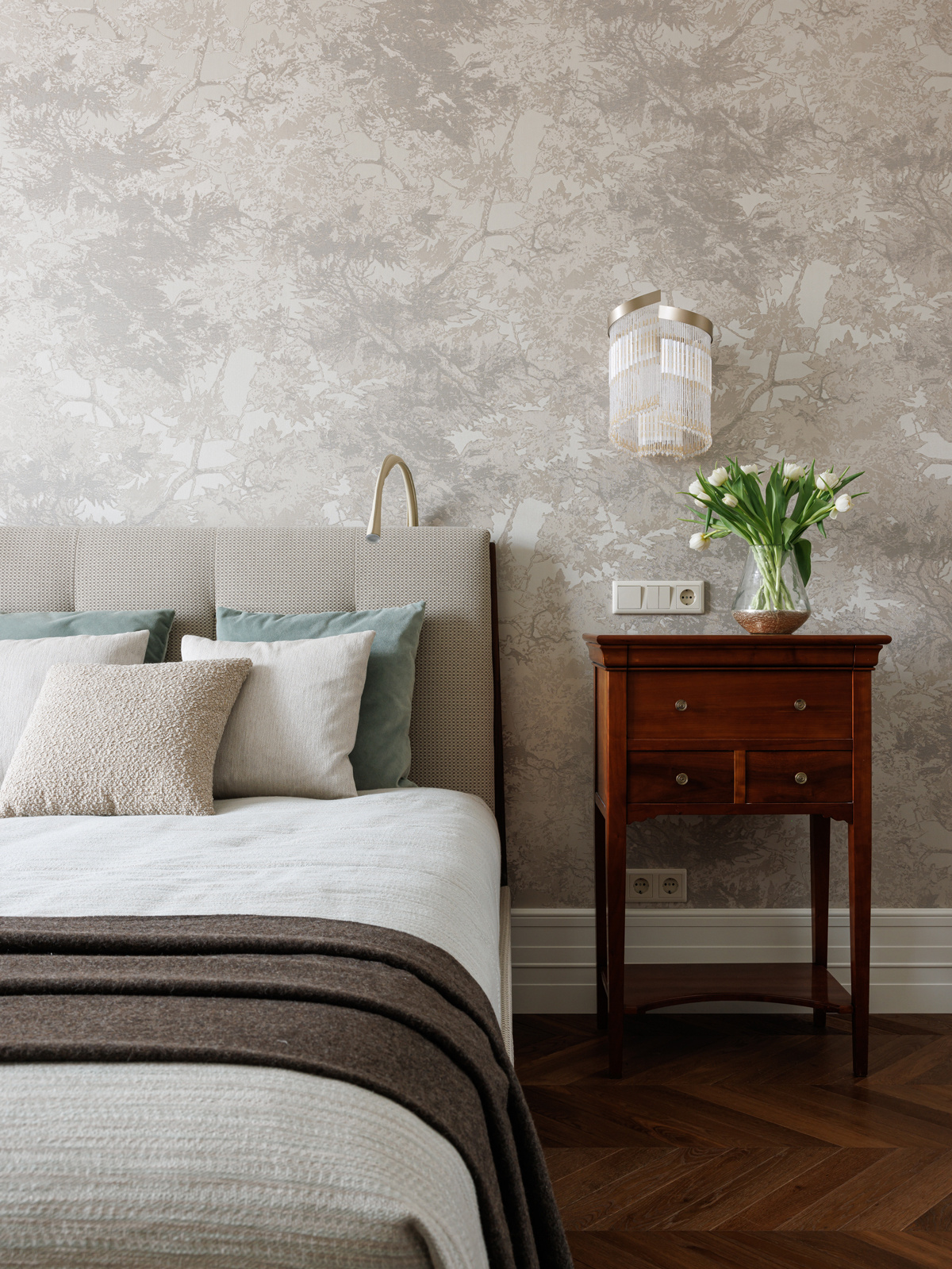 Петербургская квартира в неоклассическом стиле