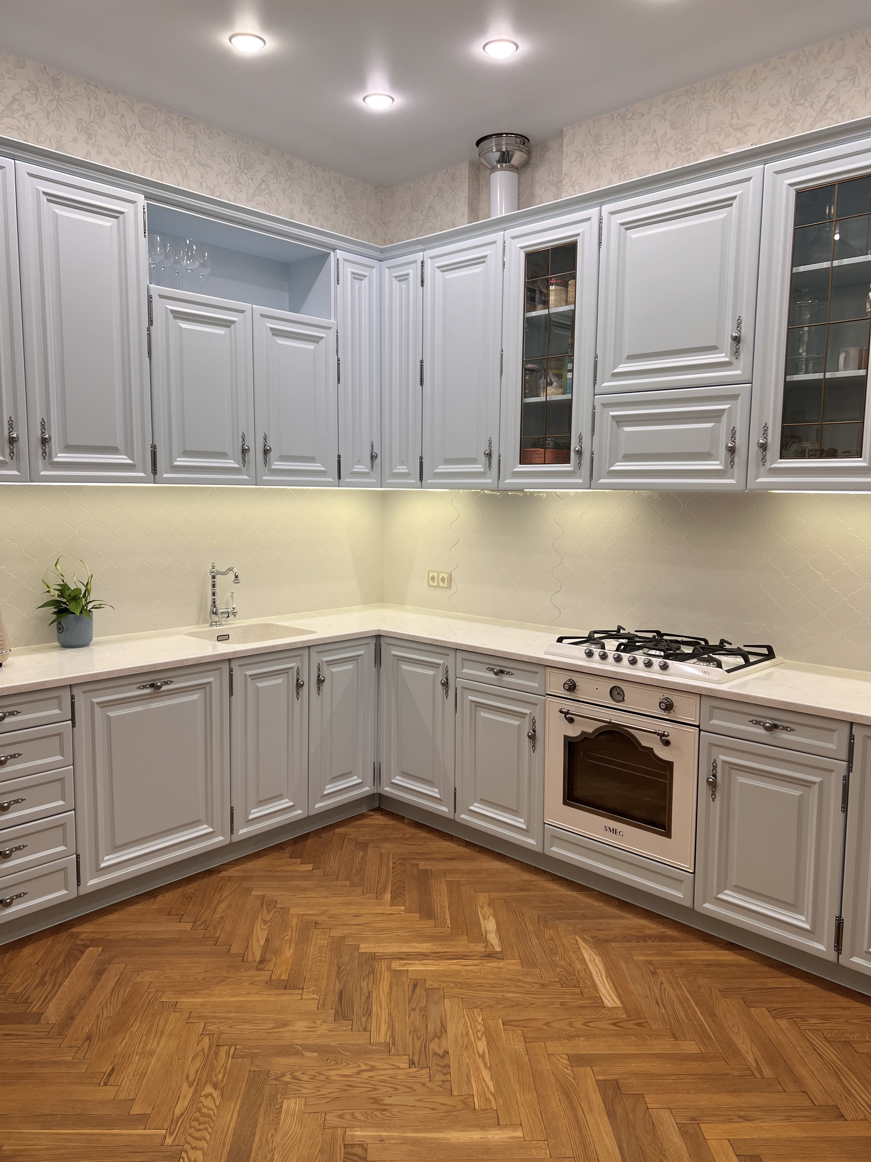 Обложка проекта: Кухня в классическом стиле