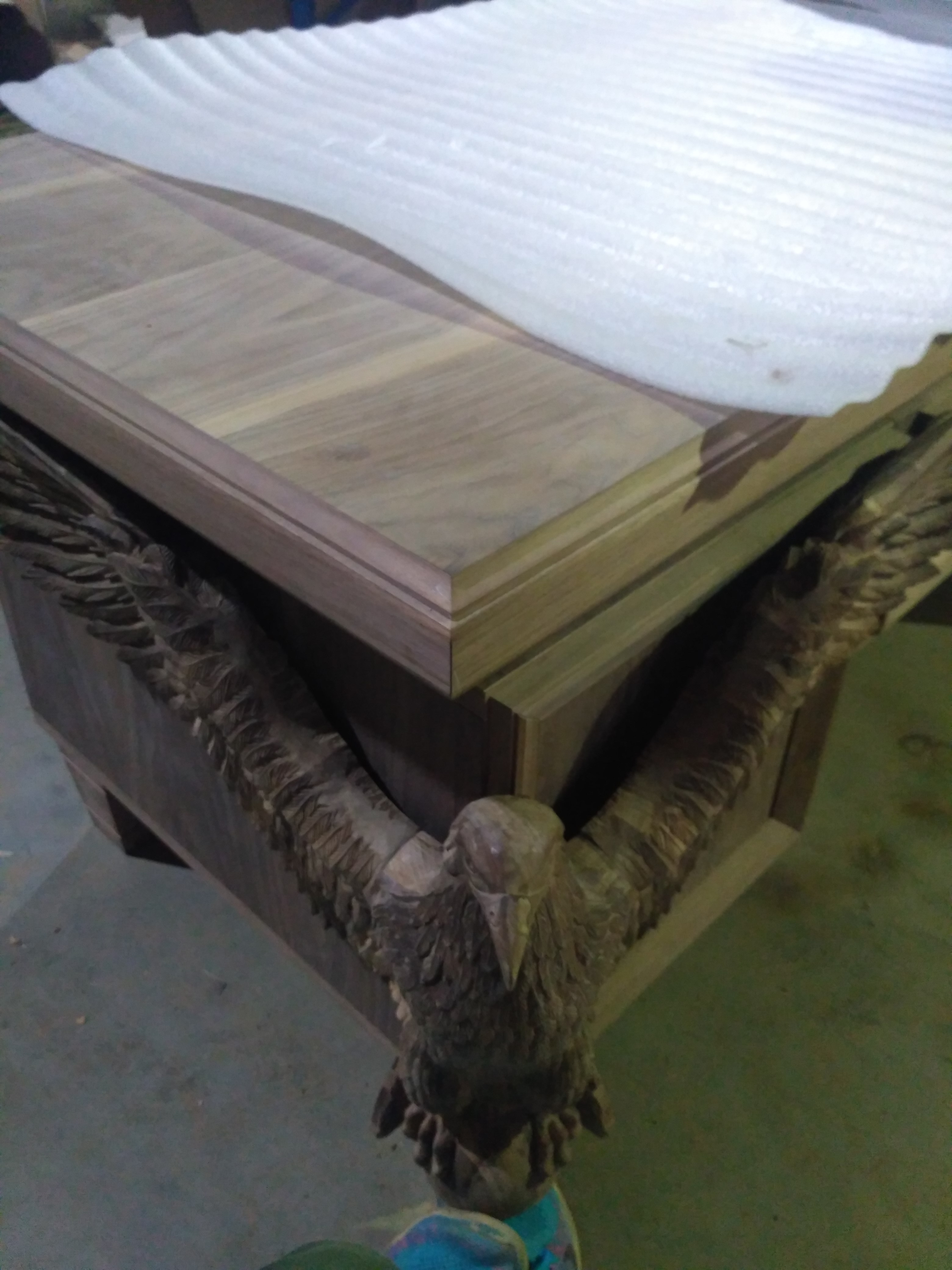 Стол директора с резными орлами