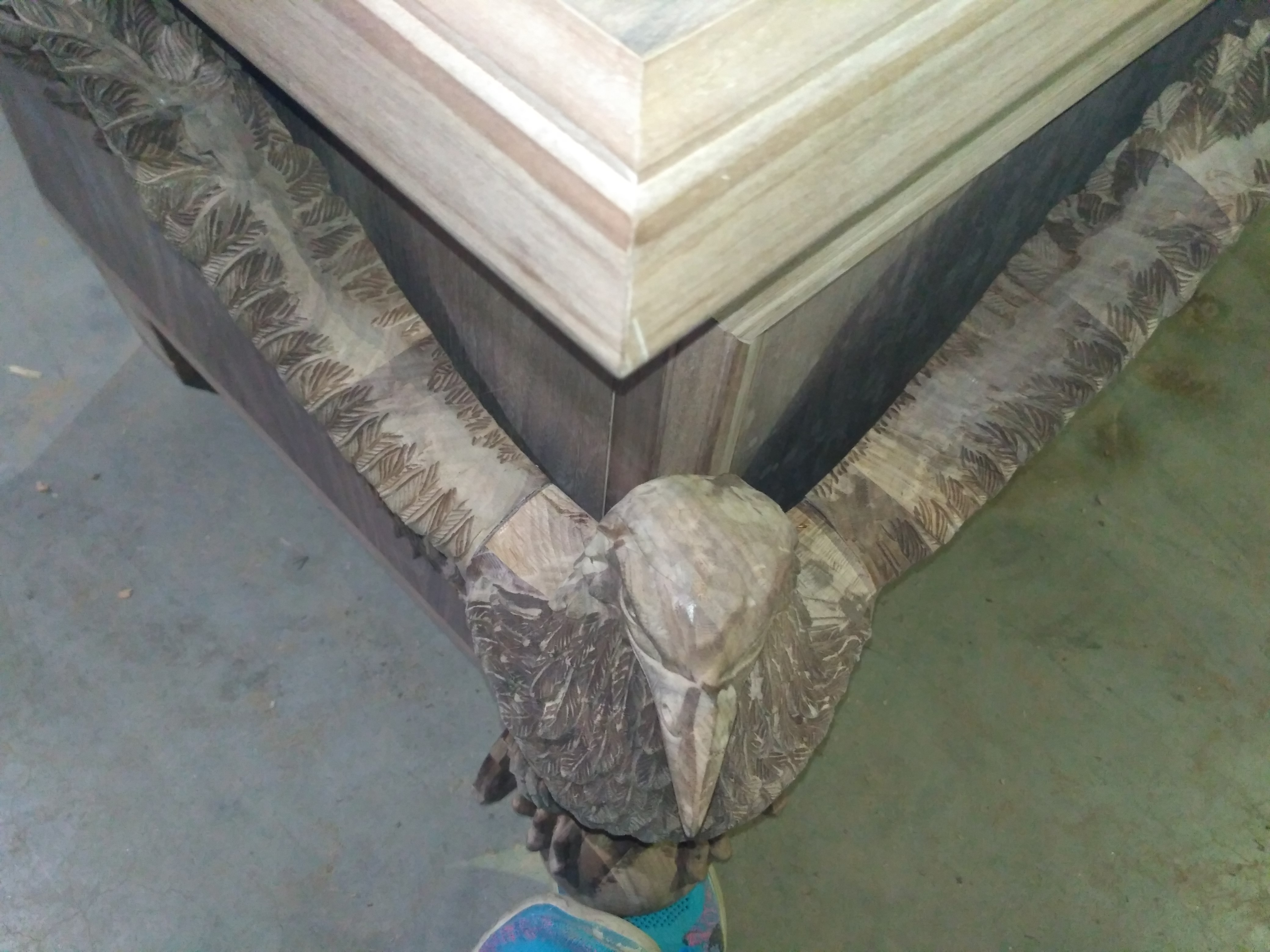 Стол директора с резными орлами