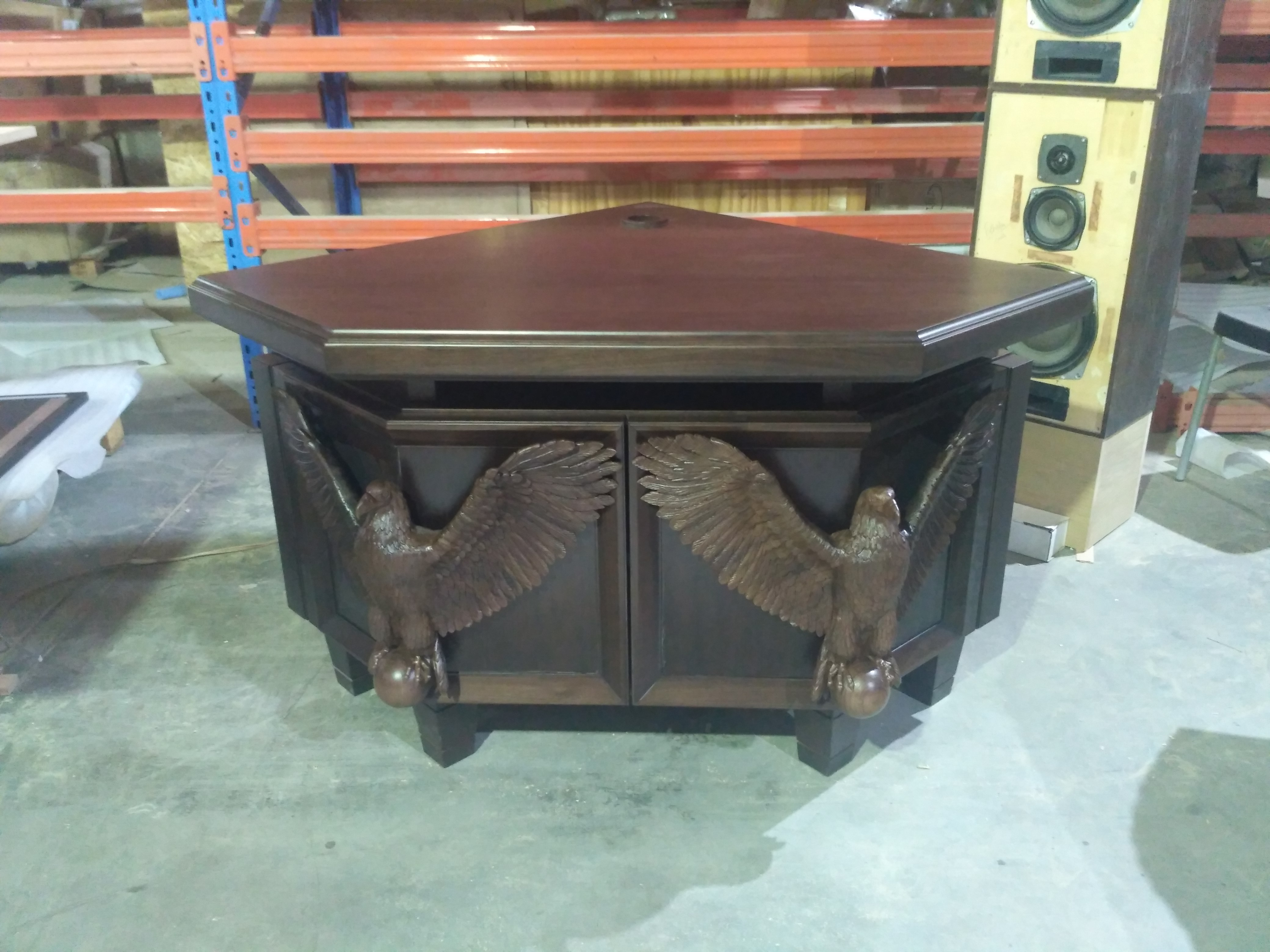Стол директора с резными орлами