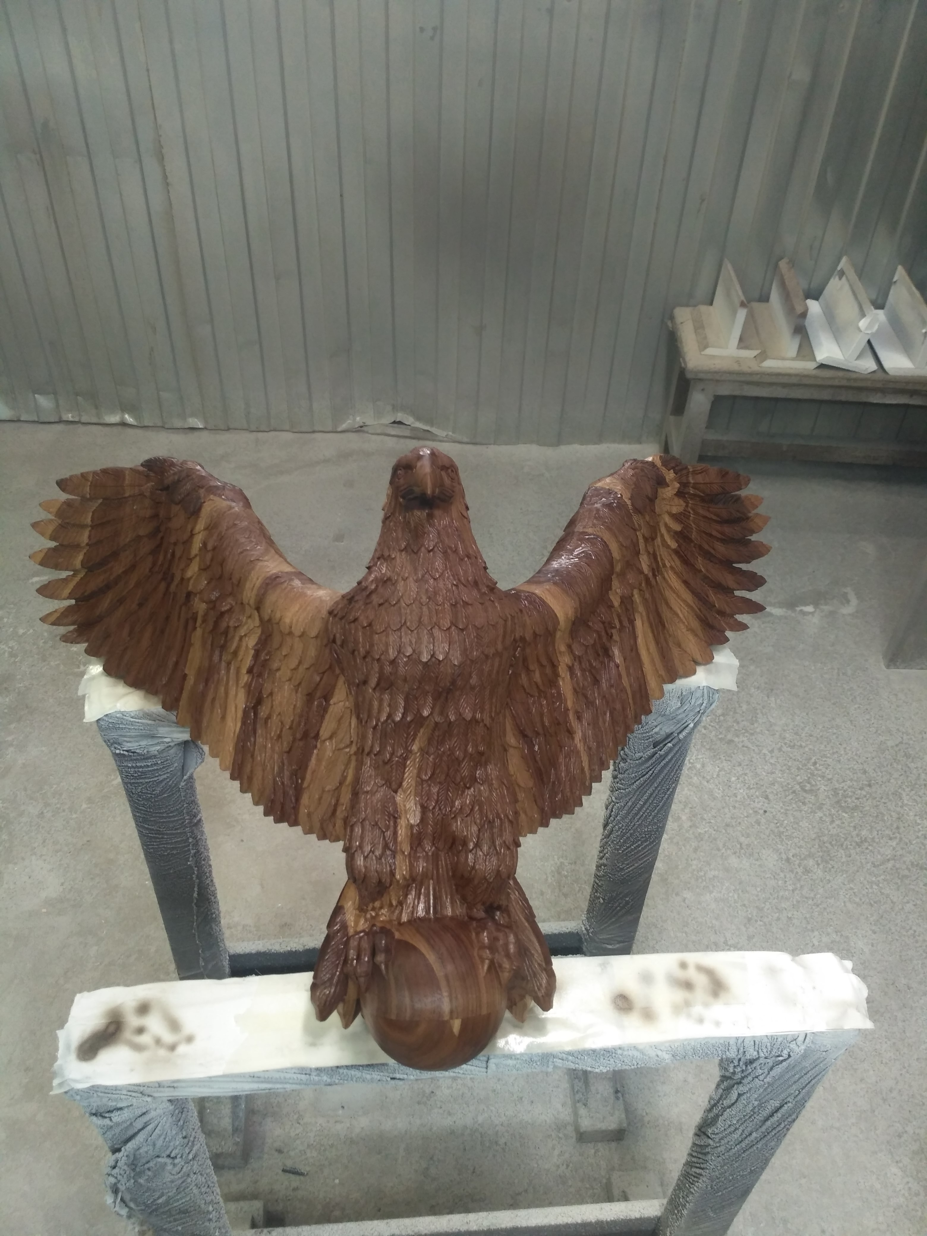 Стол директора с резными орлами