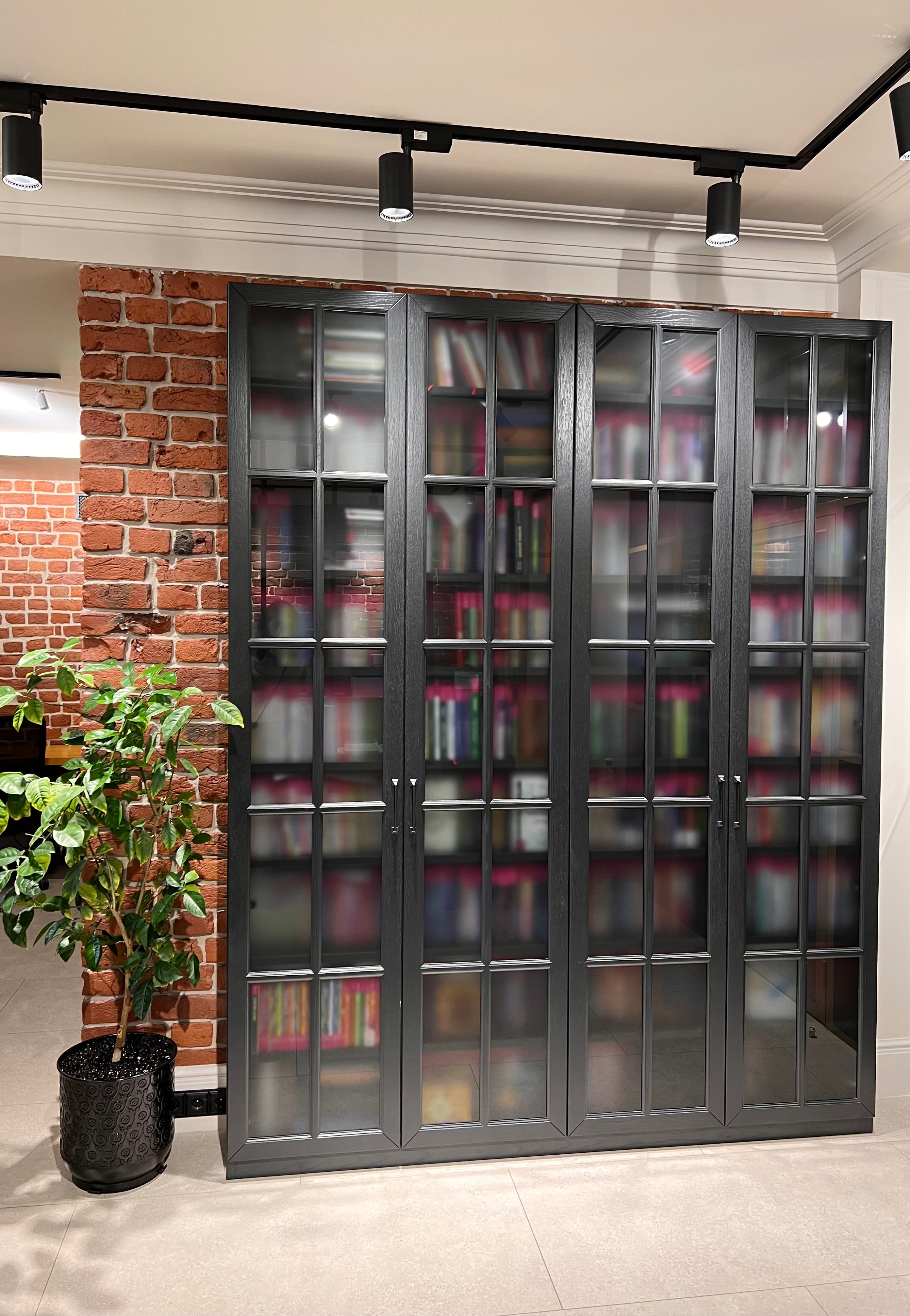 Меблировка офиса издательства Весь