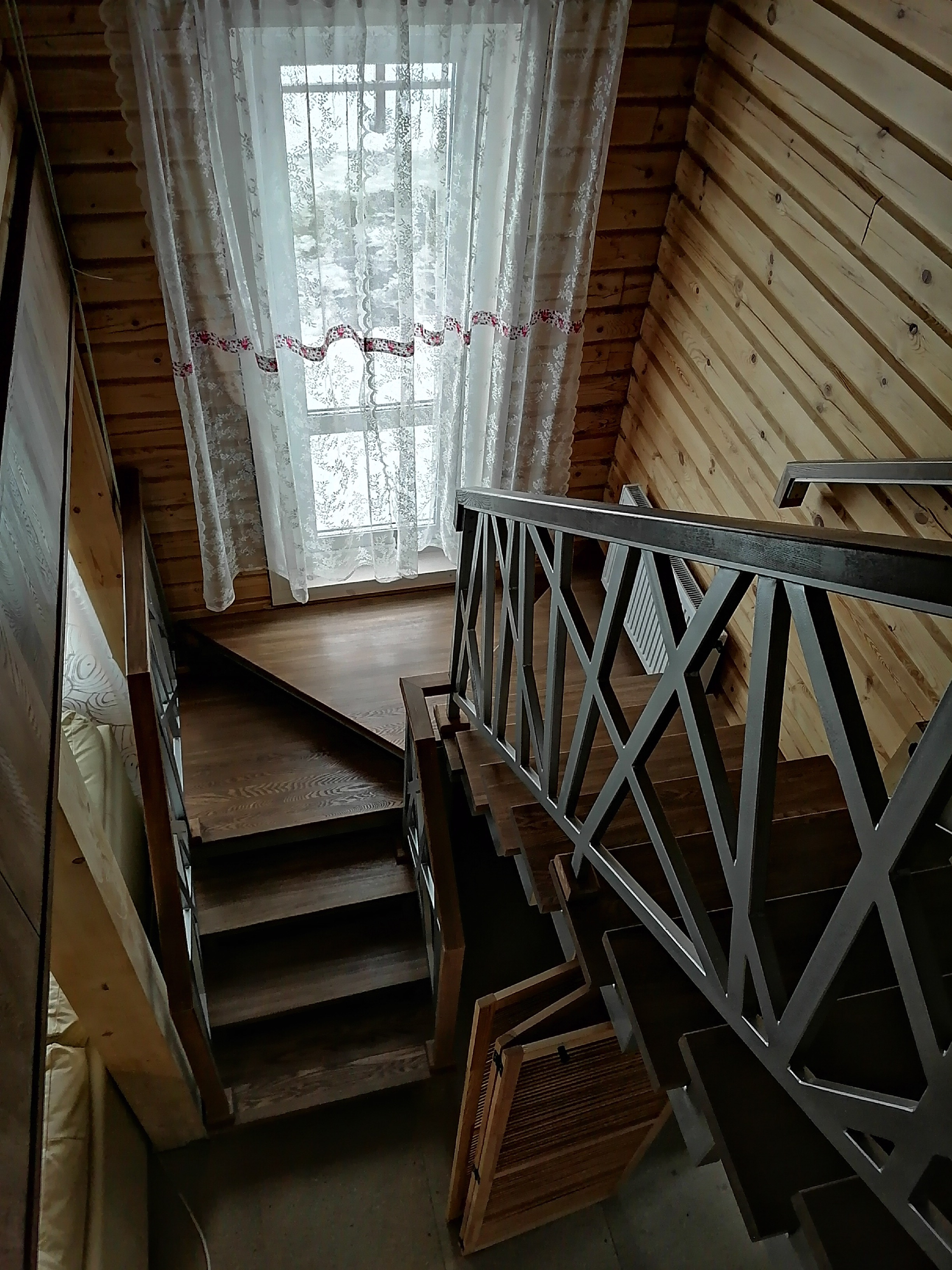 Лест 24