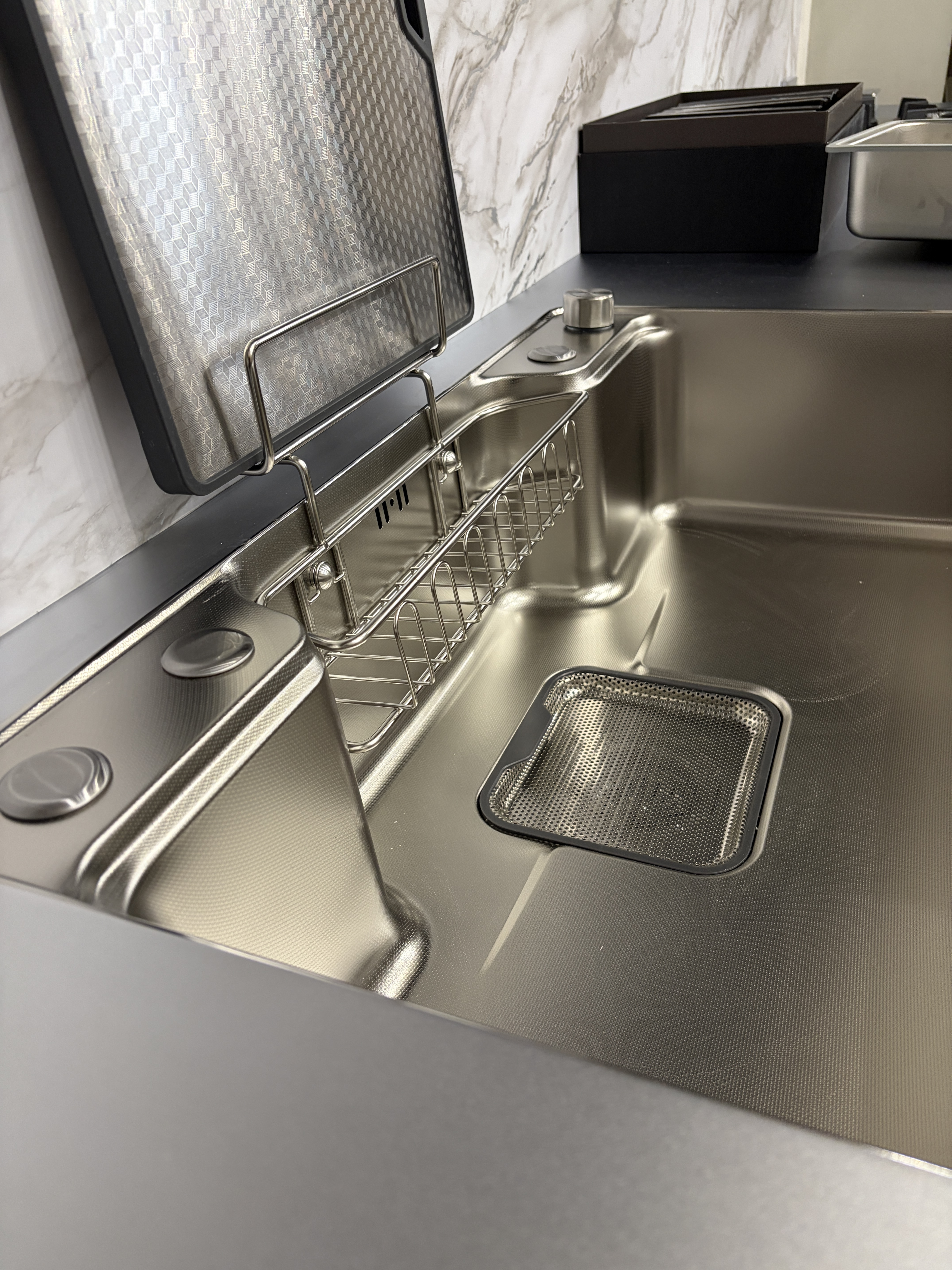 Кухни из нержавеющей стали