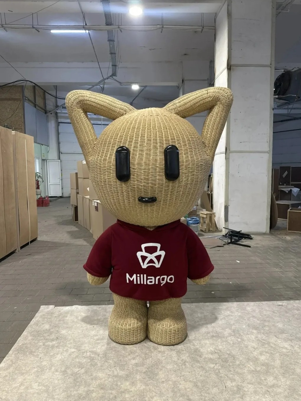 Обложка проекта: Плетёный ротанговый кот, маскот для компании Millargo