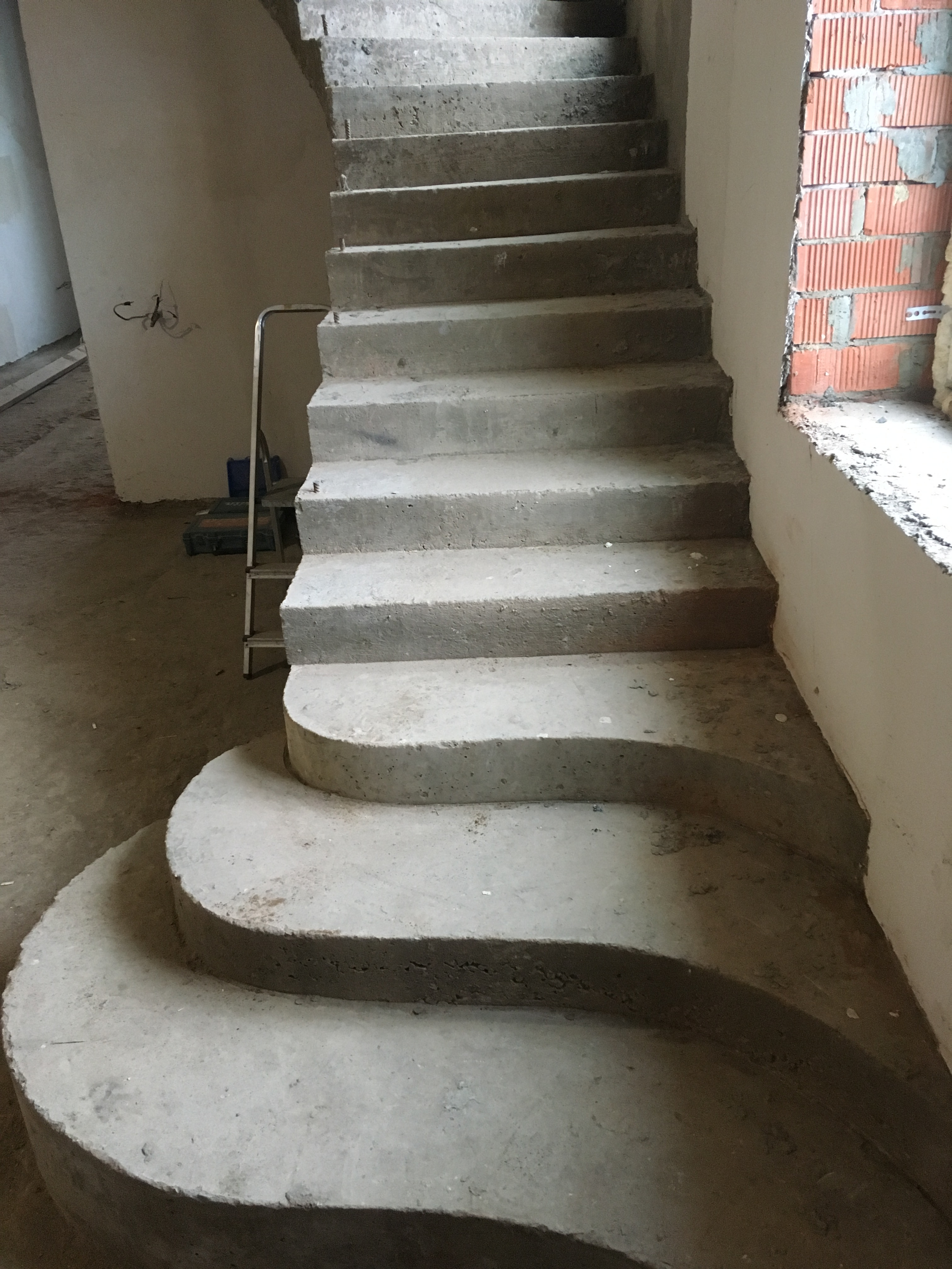 Бетонная лестница с изгибом Рузаевка