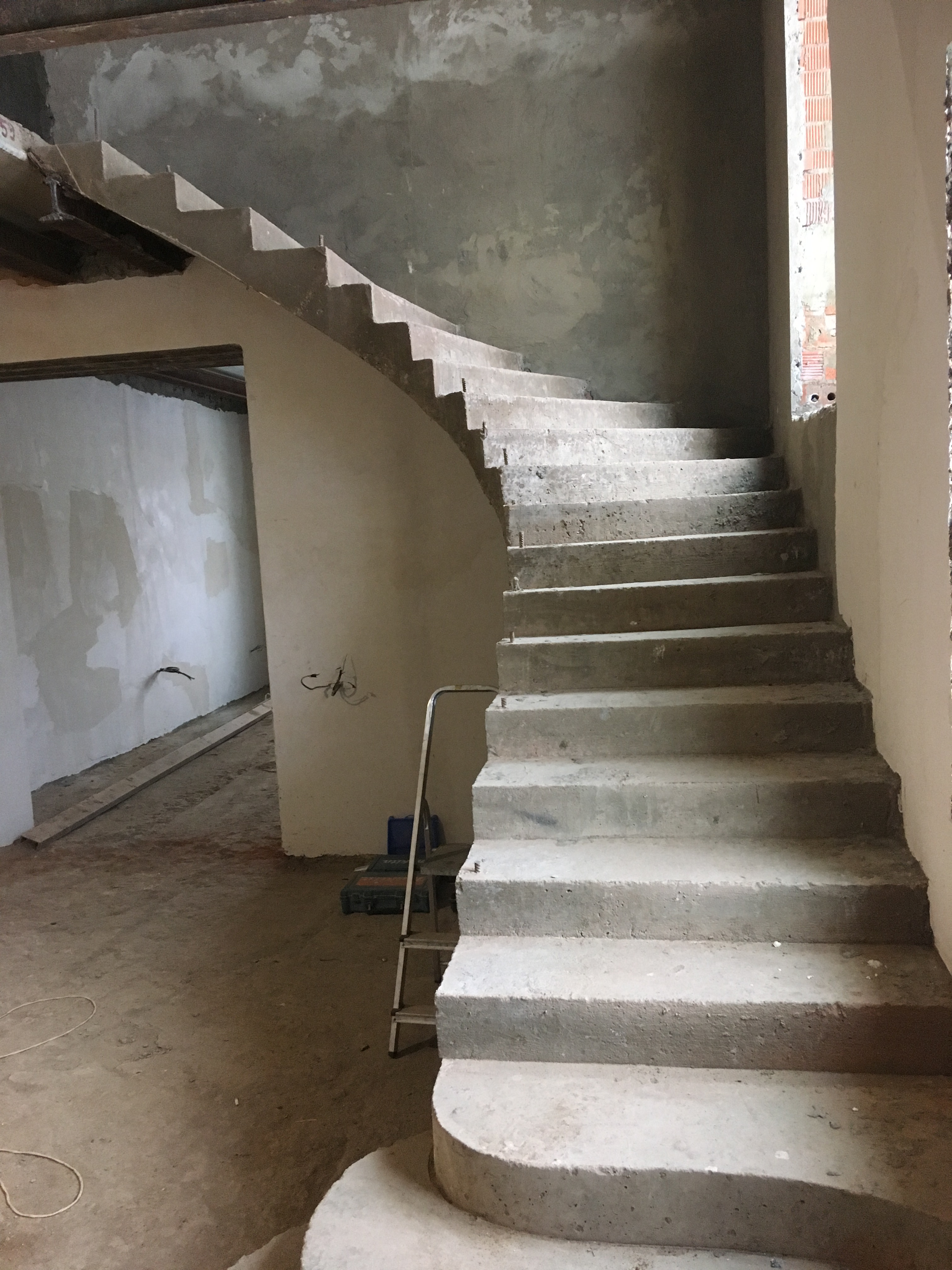 Бетонная лестница с изгибом Рузаевка