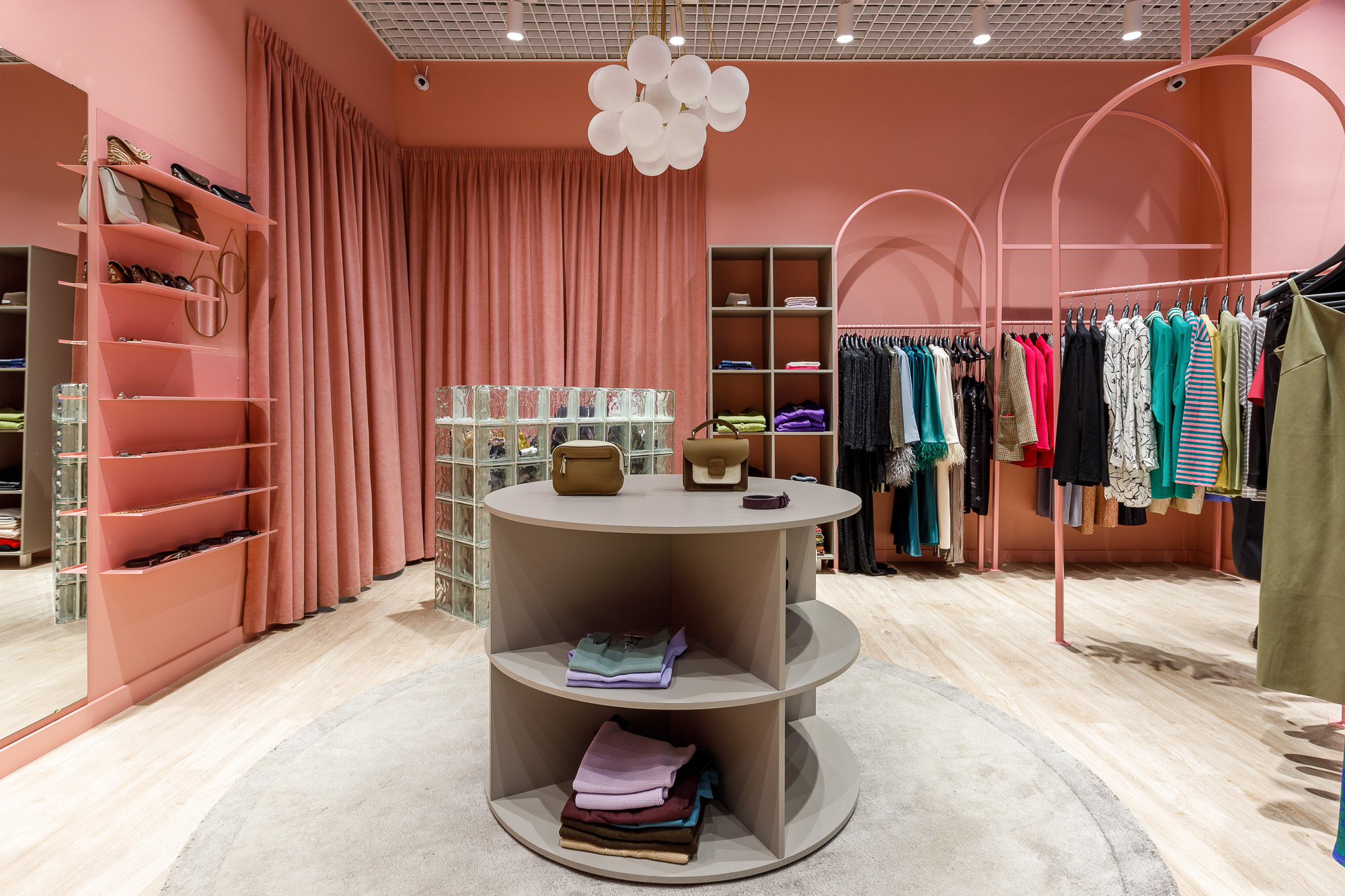 Торговая секция в ТЦ Гудок