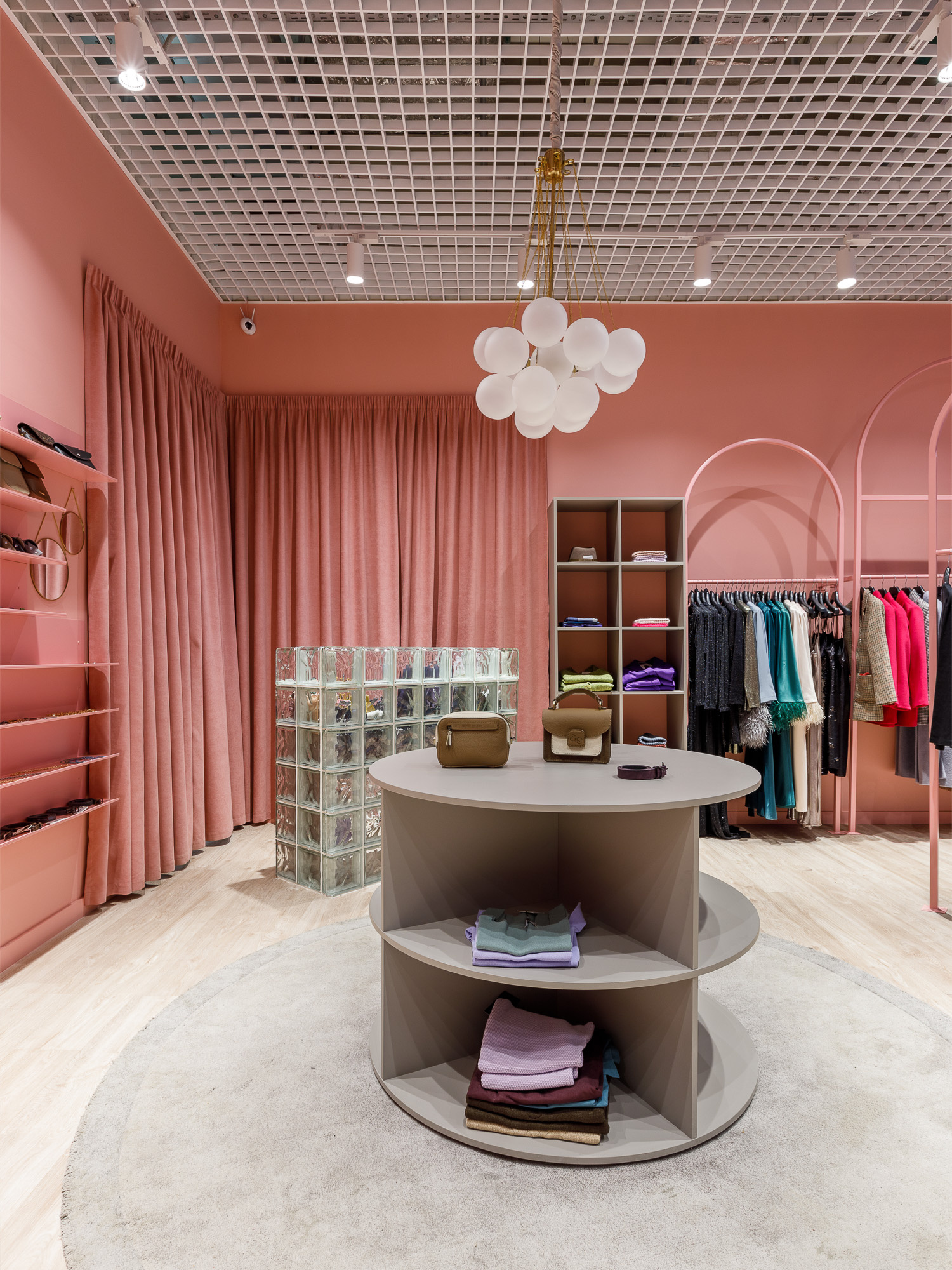 Торговая секция в ТЦ Гудок