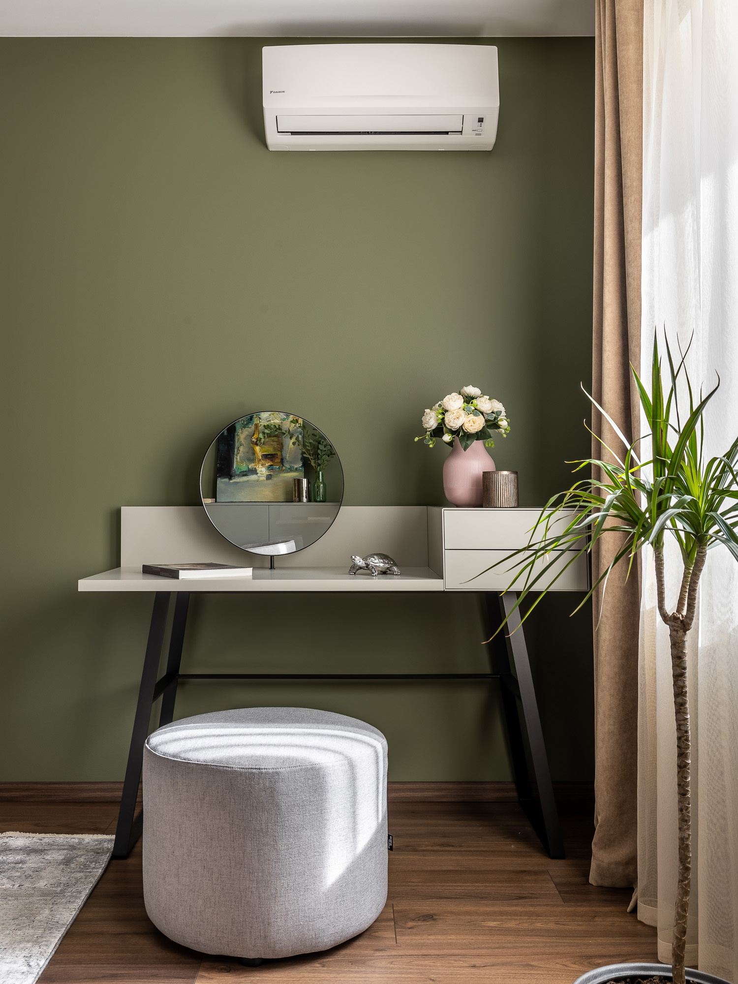 Квартира в современном стиле в центре Самары «Серый и горчица»