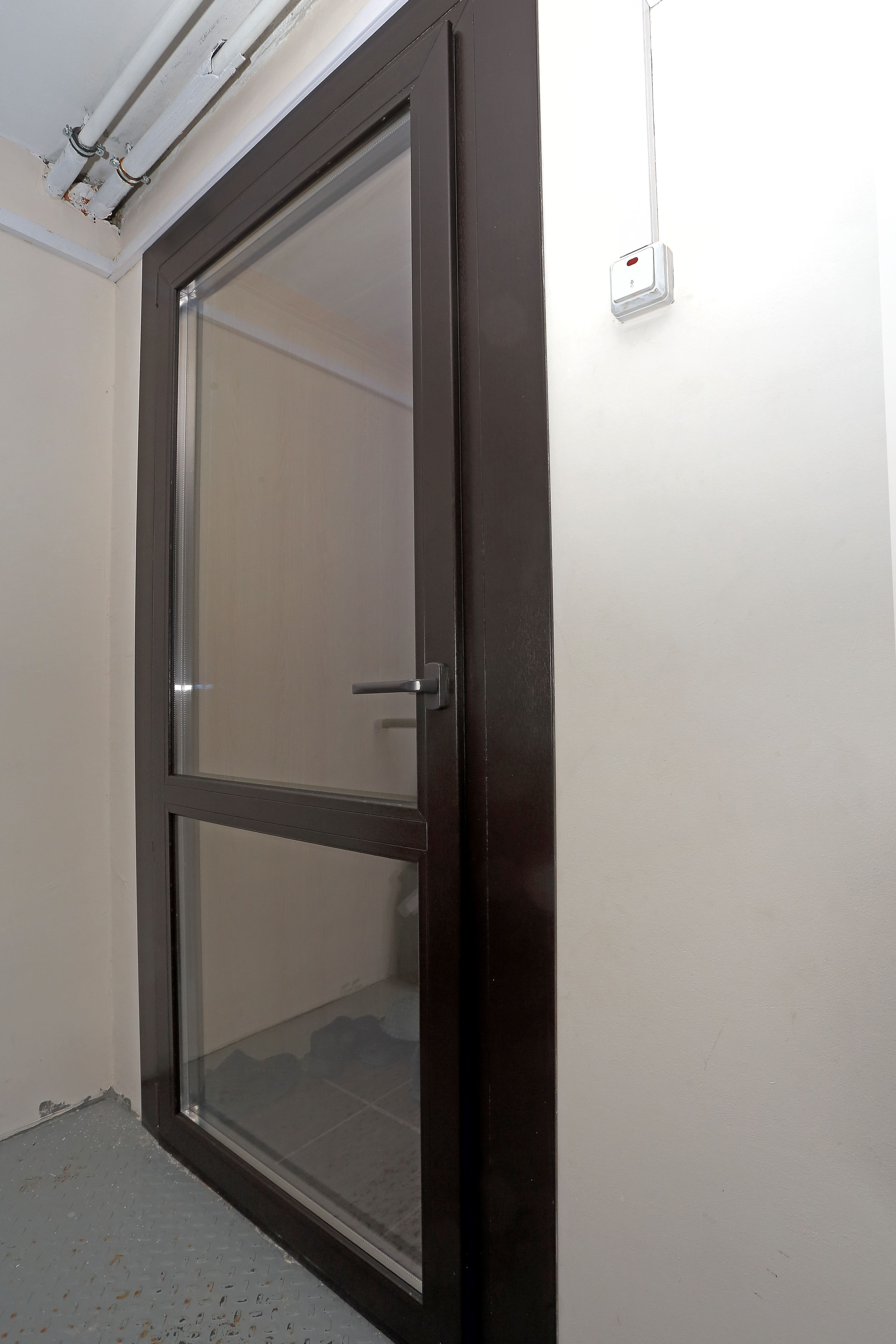 Пластиковые двери