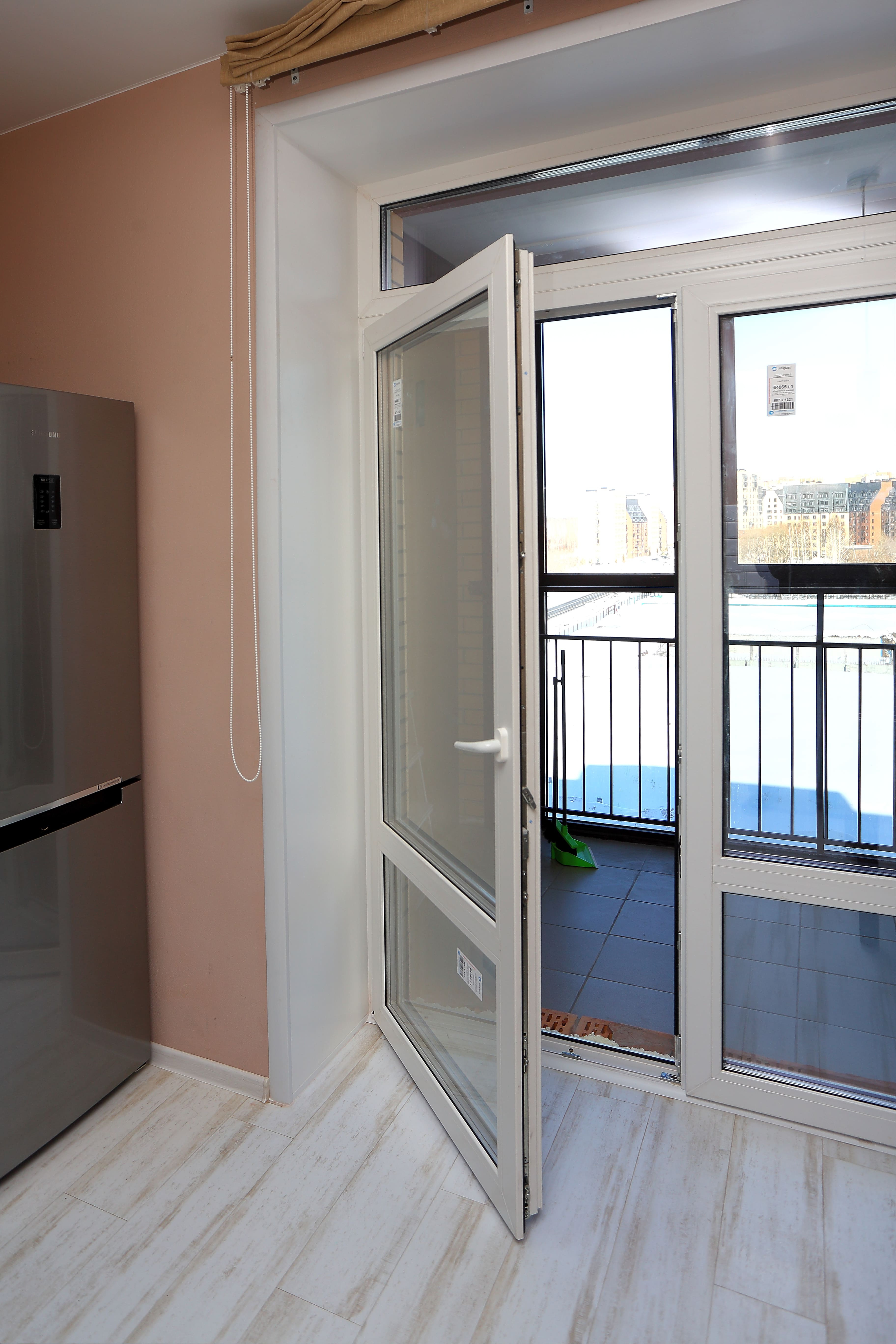 Пластиковые двери