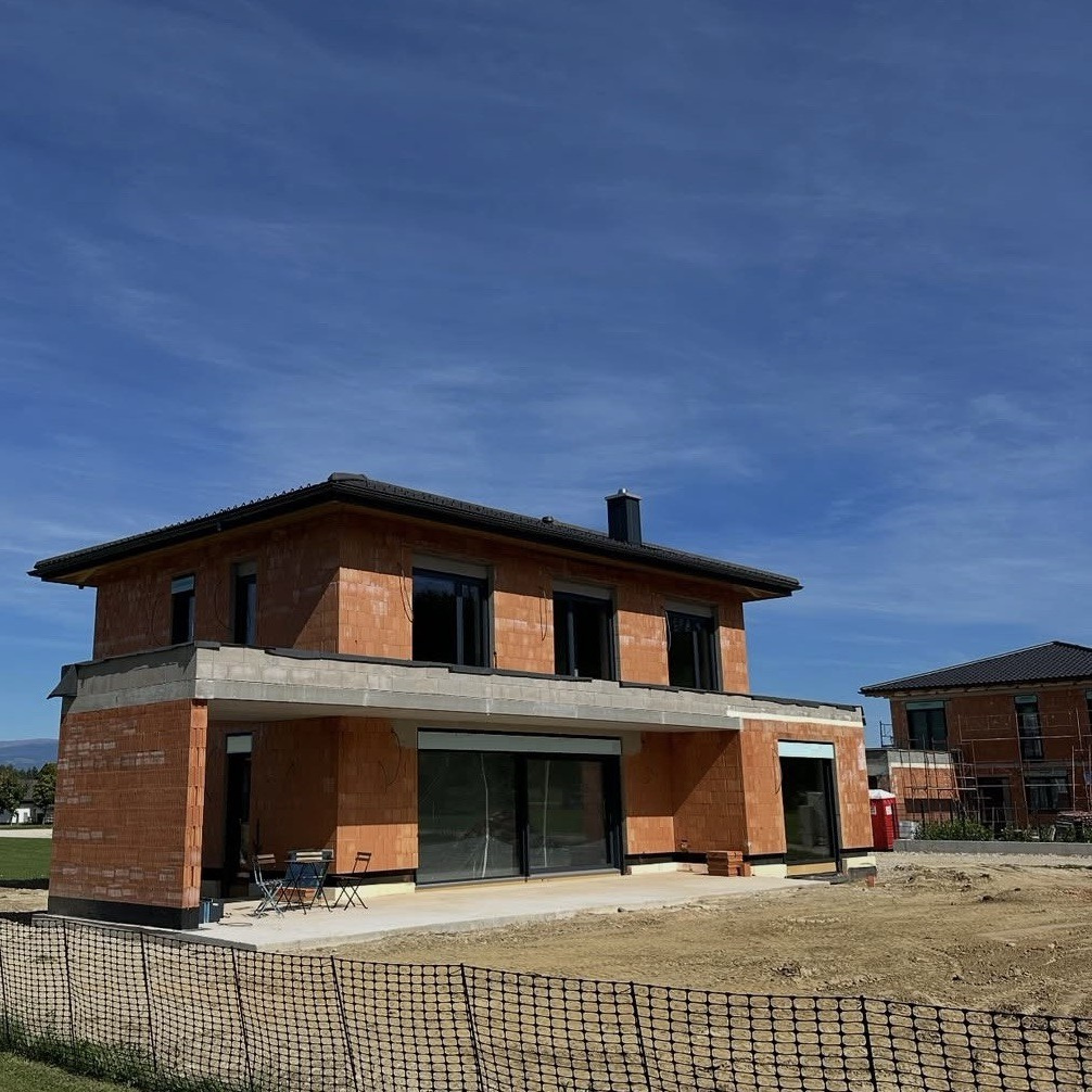 Обложка проекта: Остекление кирпичного дома