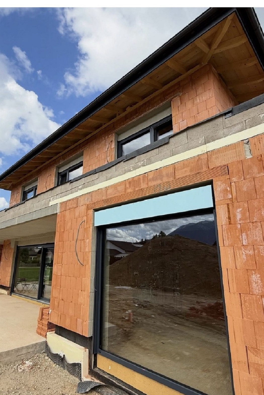 Остекление кирпичного дома