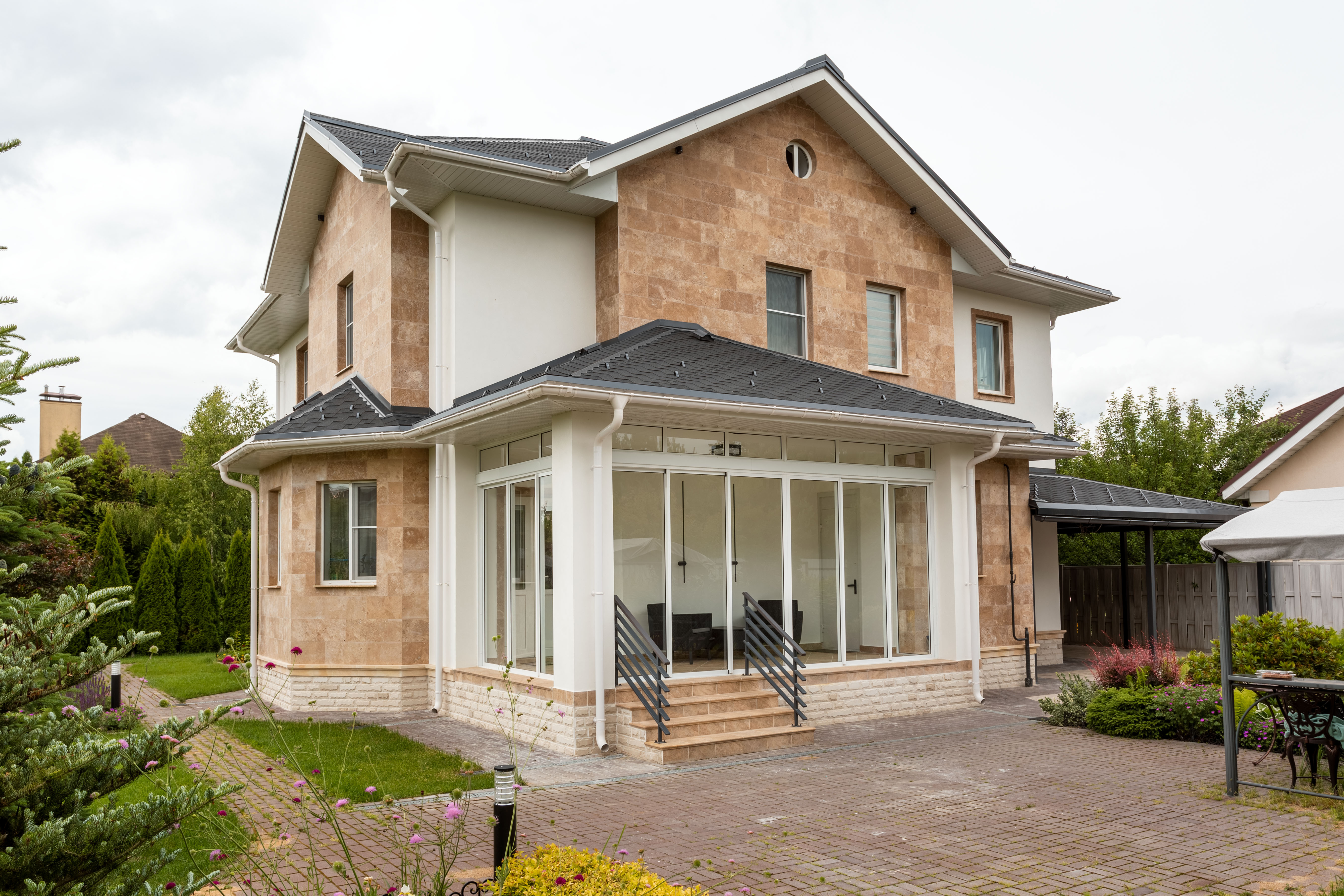 Фасад коттеджа