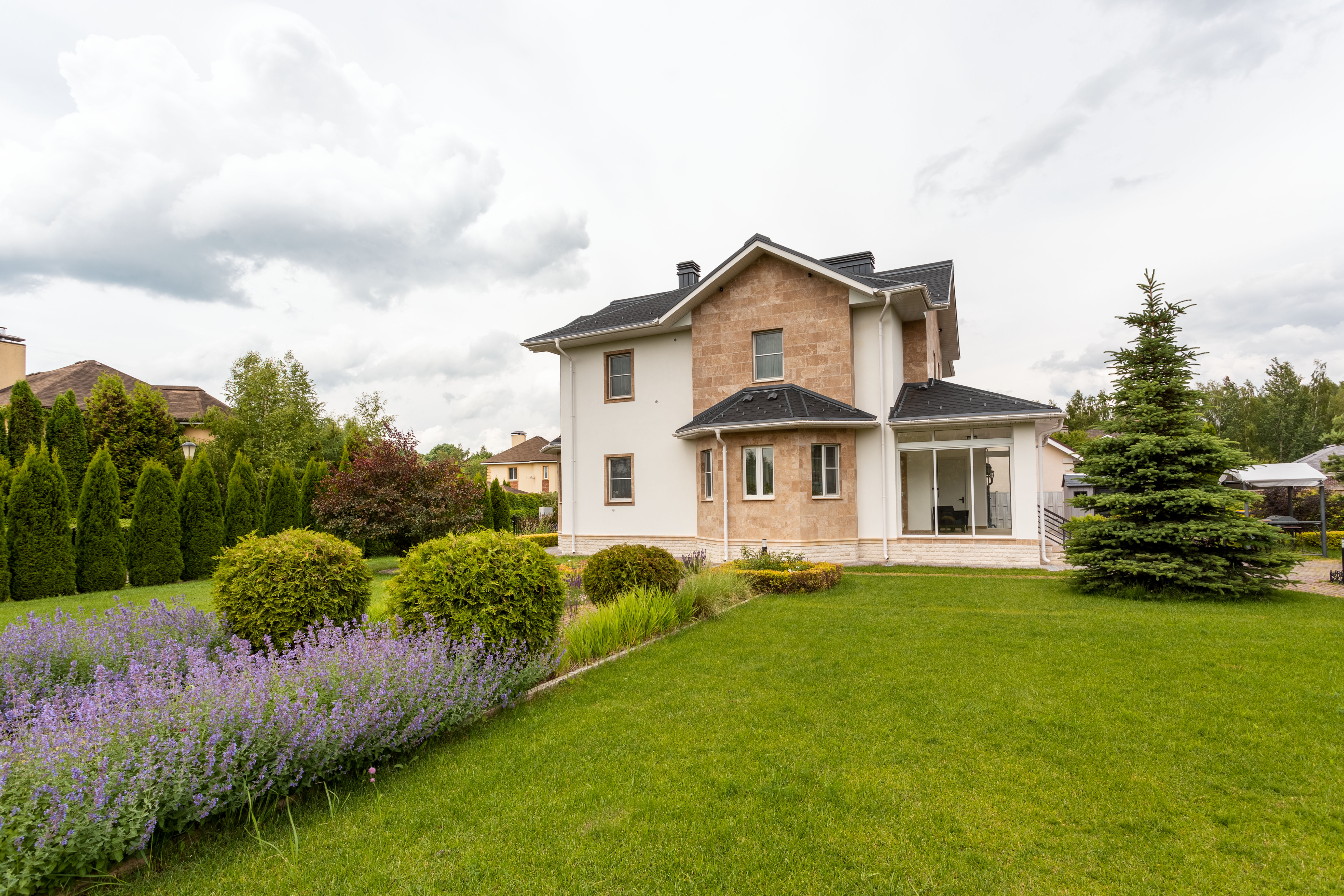 Фасад коттеджа