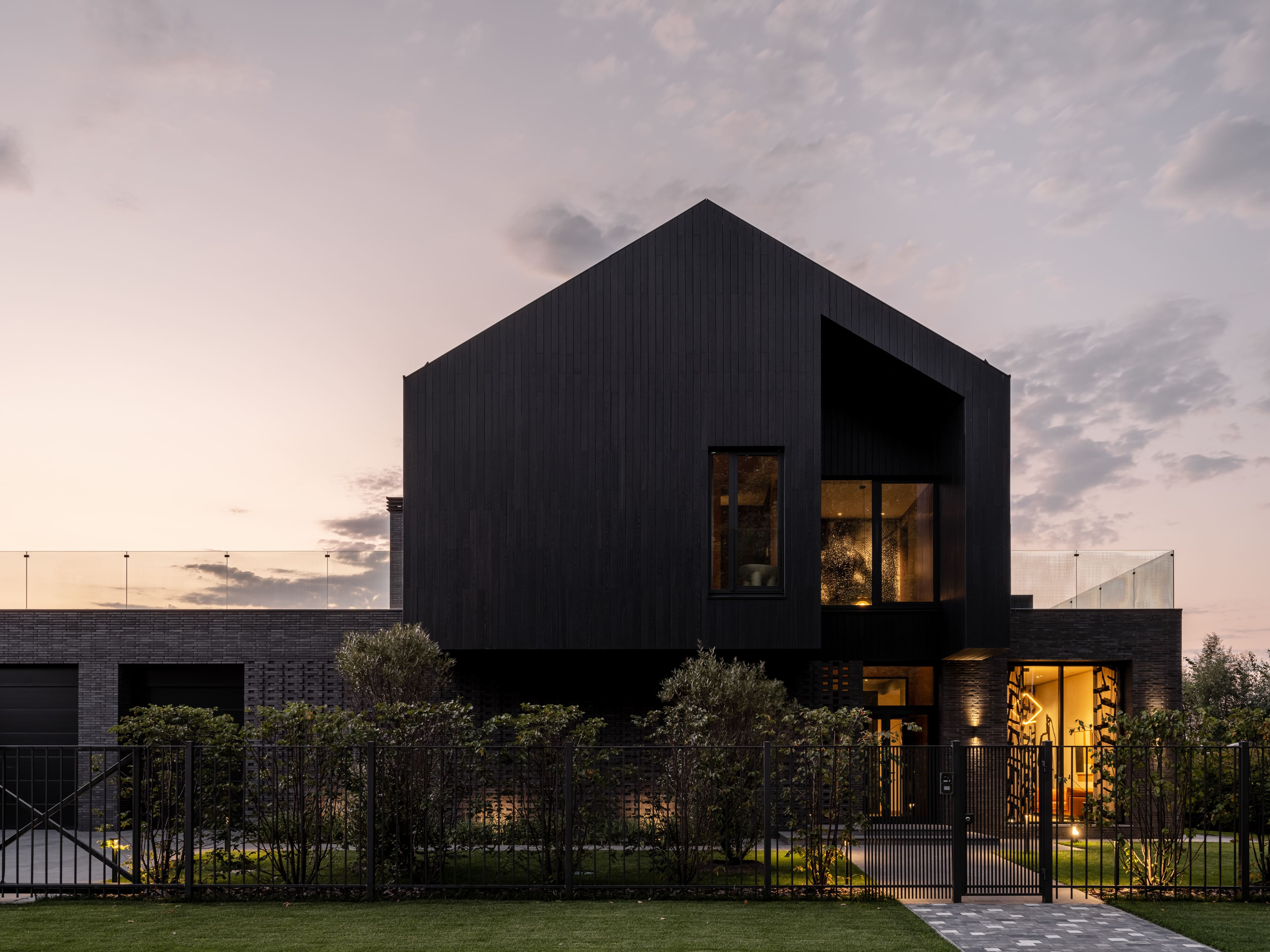 Загородный дом Площадь: 450 м².  Срок реализации: 18 месяцев.  Исполнитель: Монтажстрой. Автор проекта: Маслова Наталья 3L Design