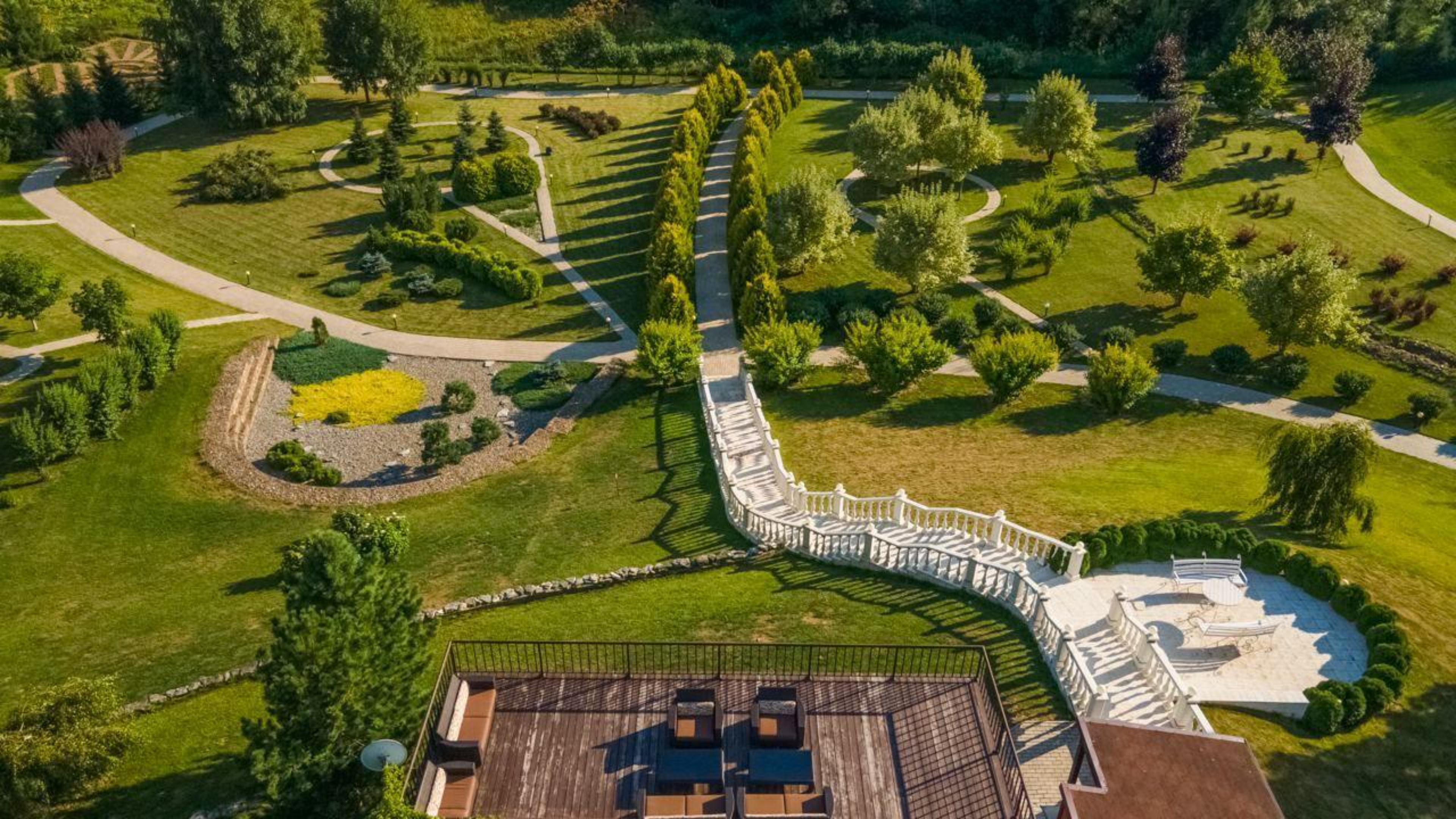 Обложка проекта: Дом площадью 1000м²