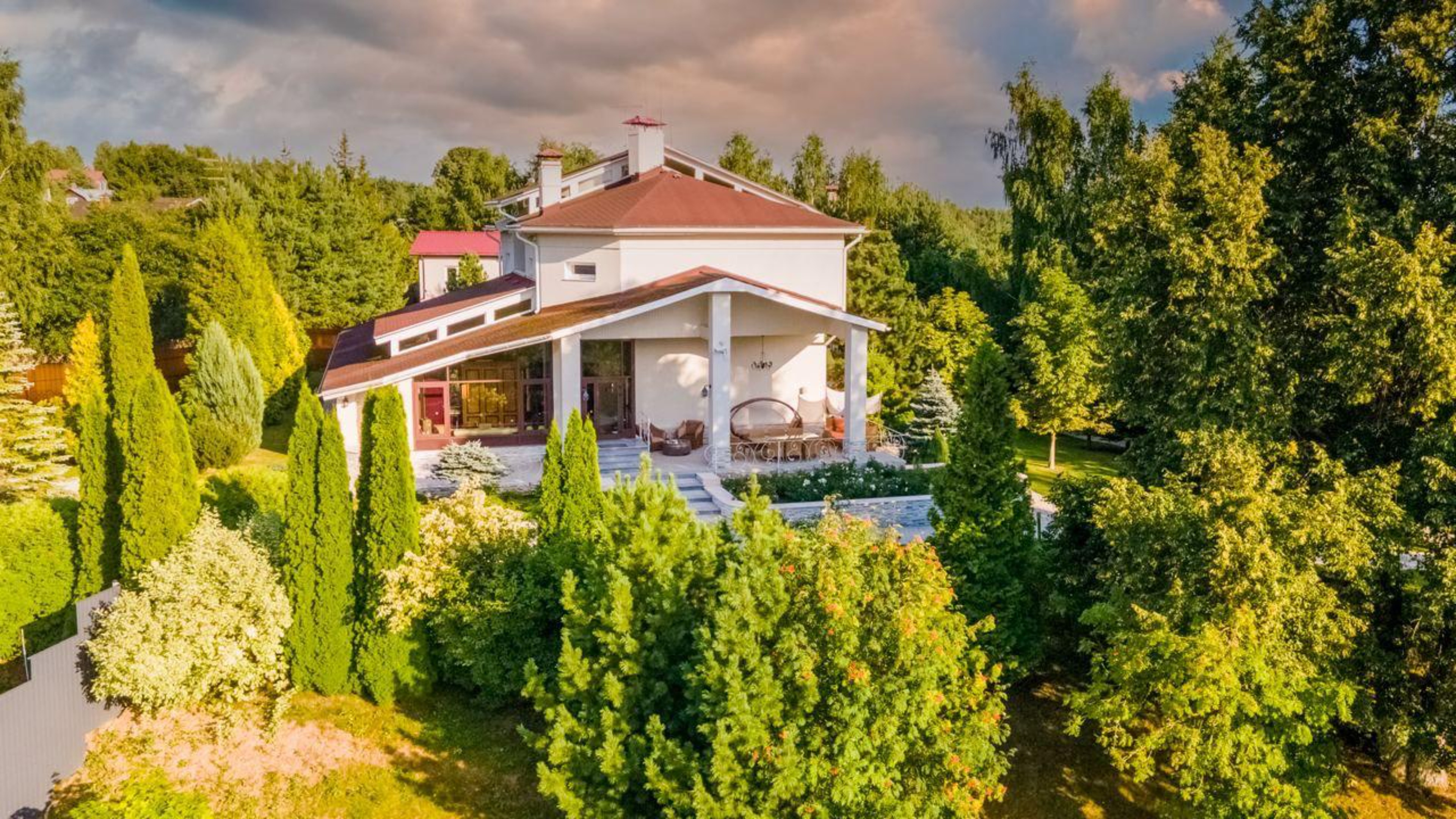 Дом площадью 1000м²