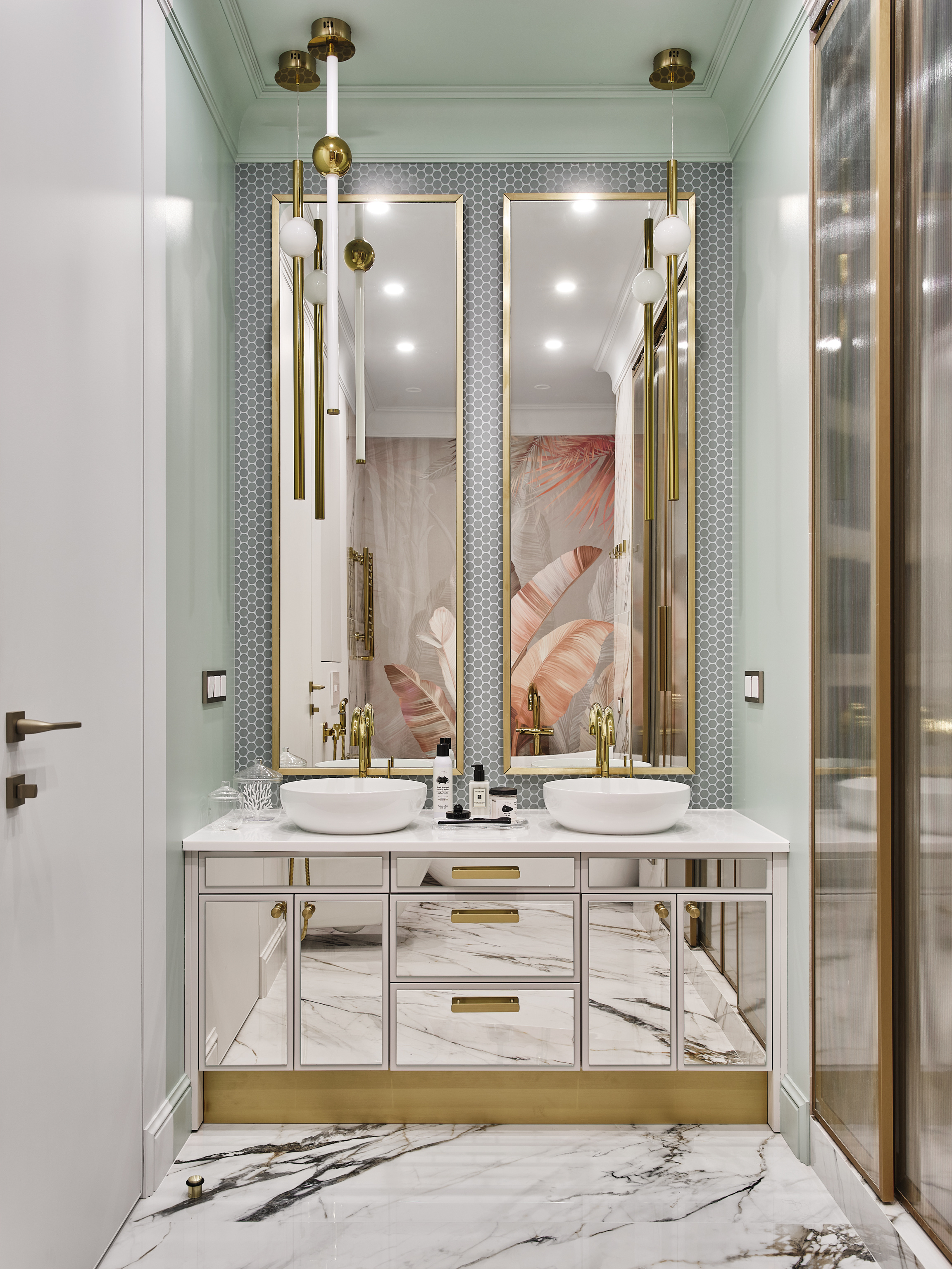 квартира  Площадь 150 м²