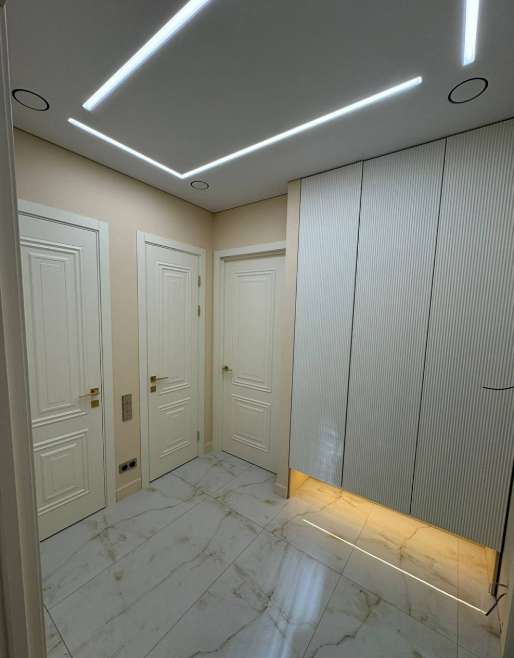 Обложка проекта: Ремонт двухкомнатной квартиры в Москве — современный интерьер 56 м²