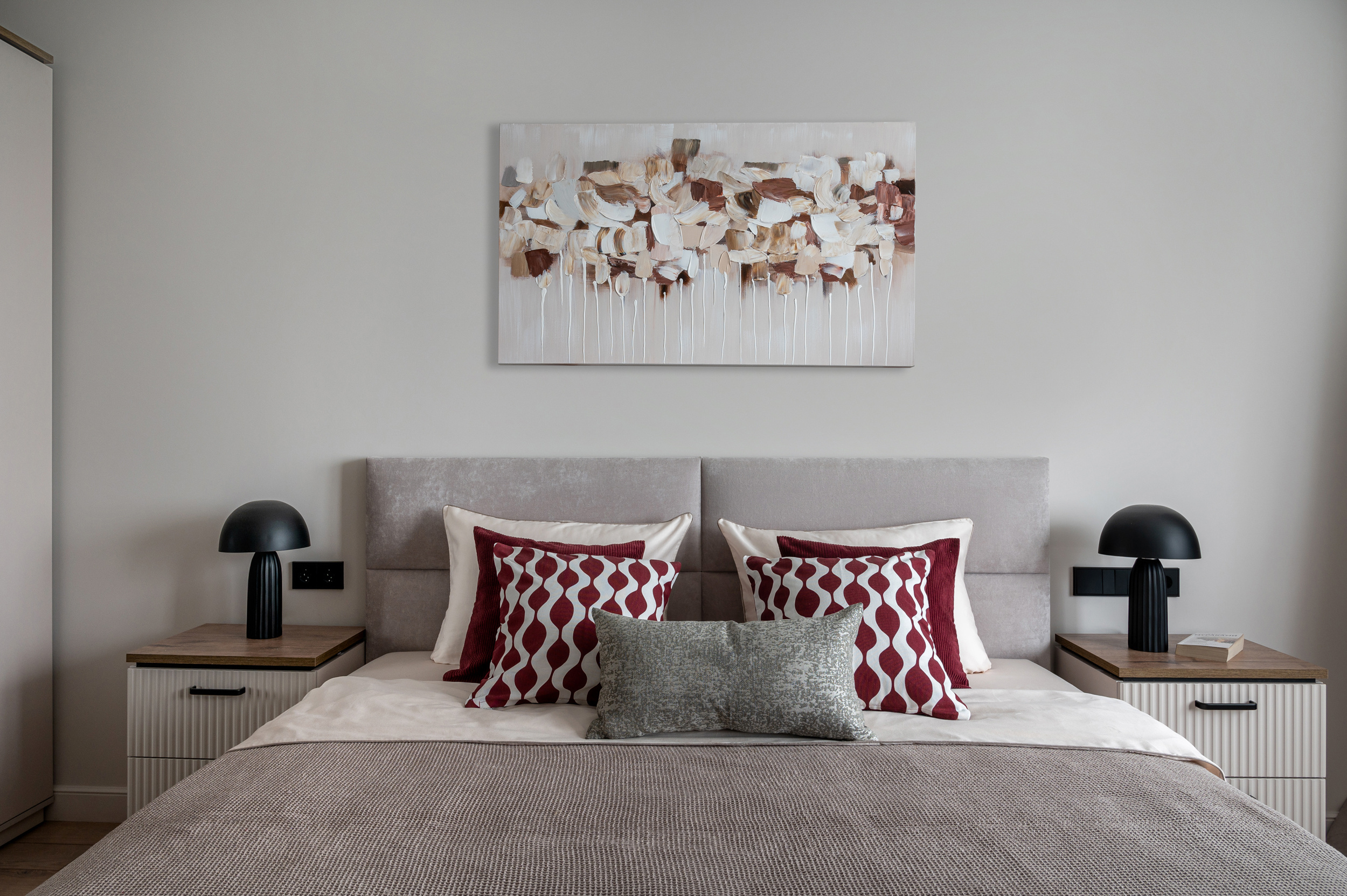 Однушка на продажу с яркими акцентами