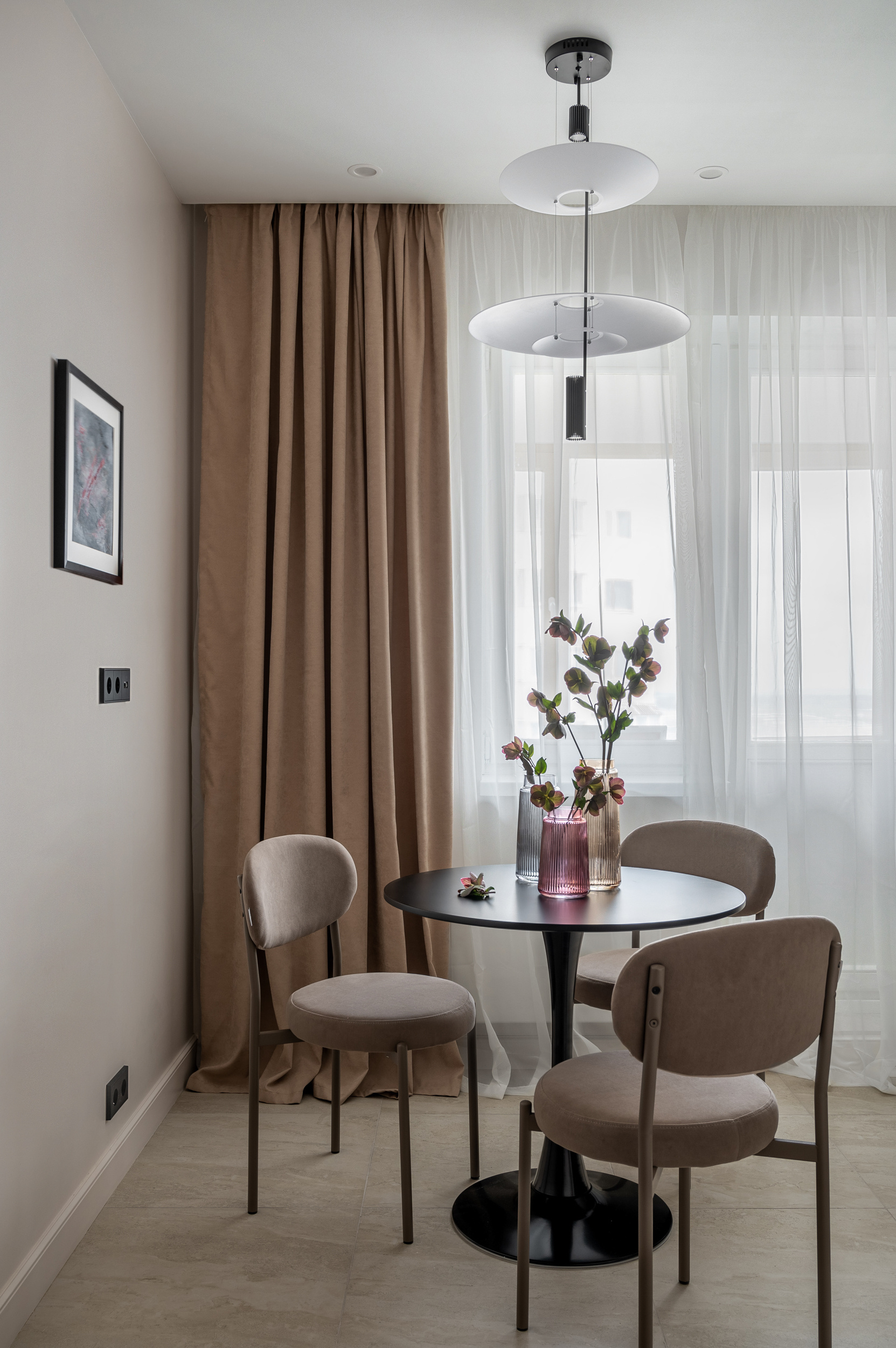 Однушка на продажу с яркими акцентами