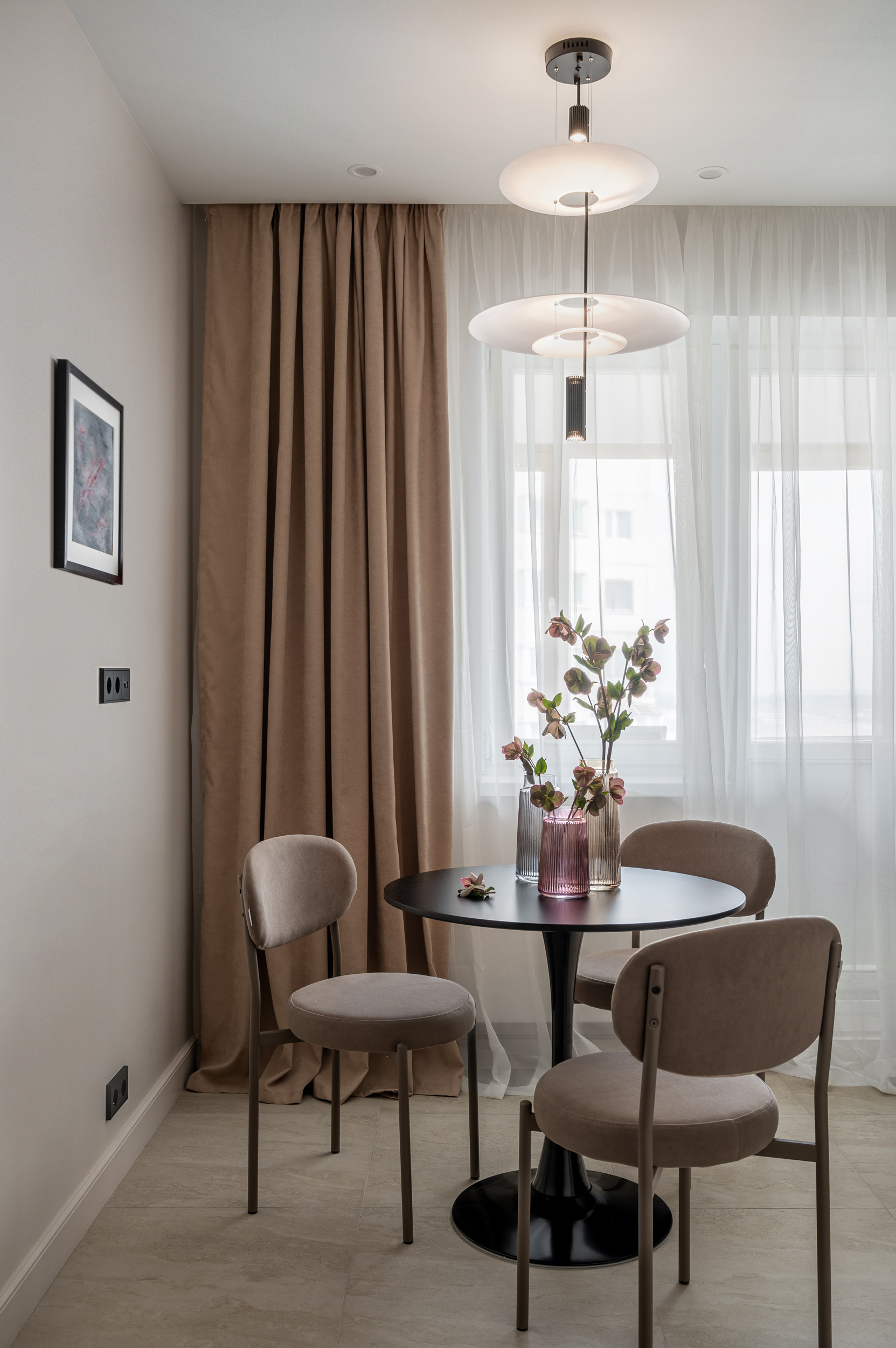 Однушка на продажу с яркими акцентами