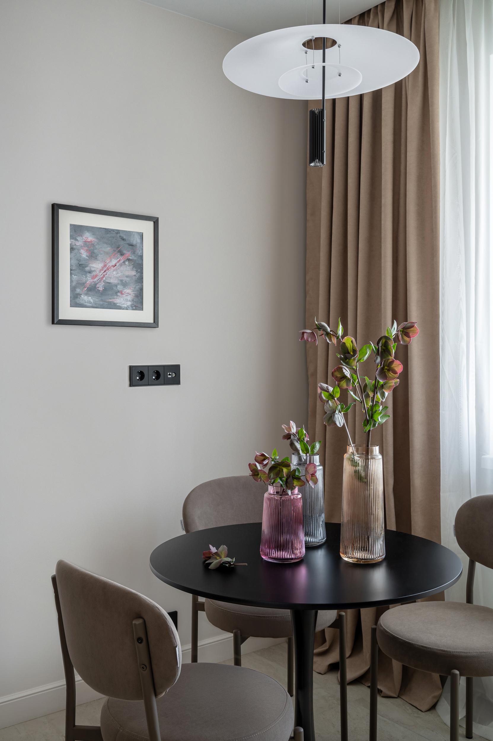 Однушка на продажу с яркими акцентами