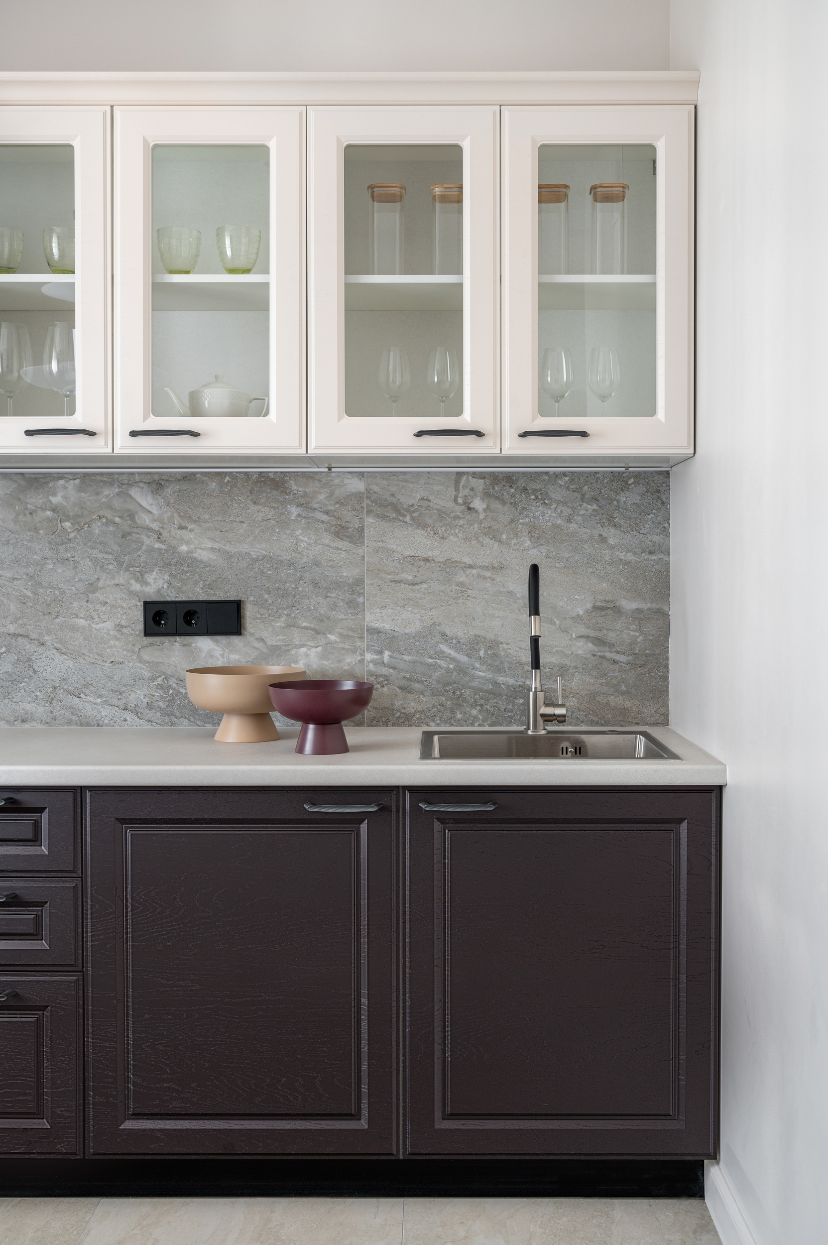 Однушка на продажу с яркими акцентами