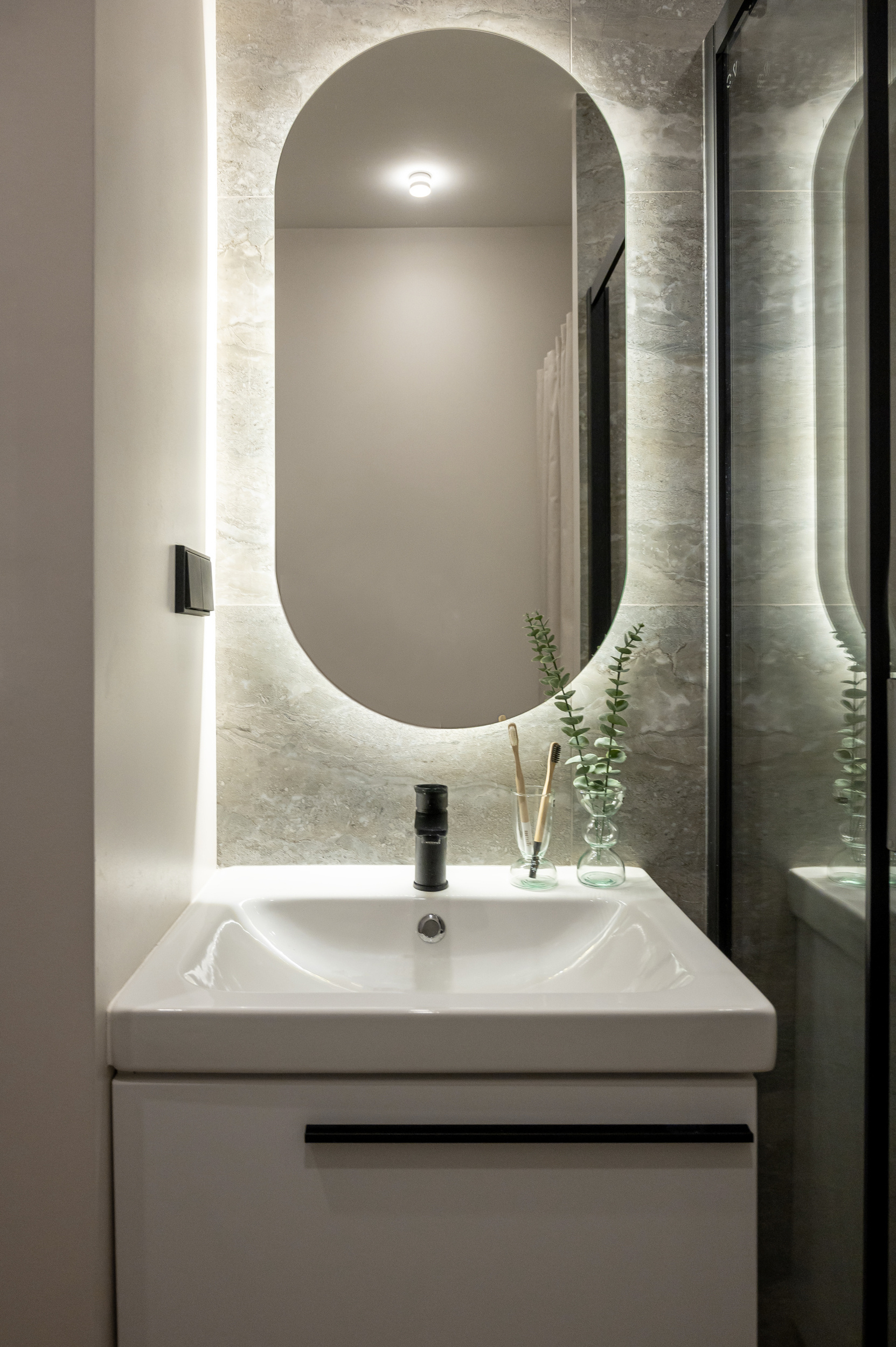 Однушка на продажу с яркими акцентами