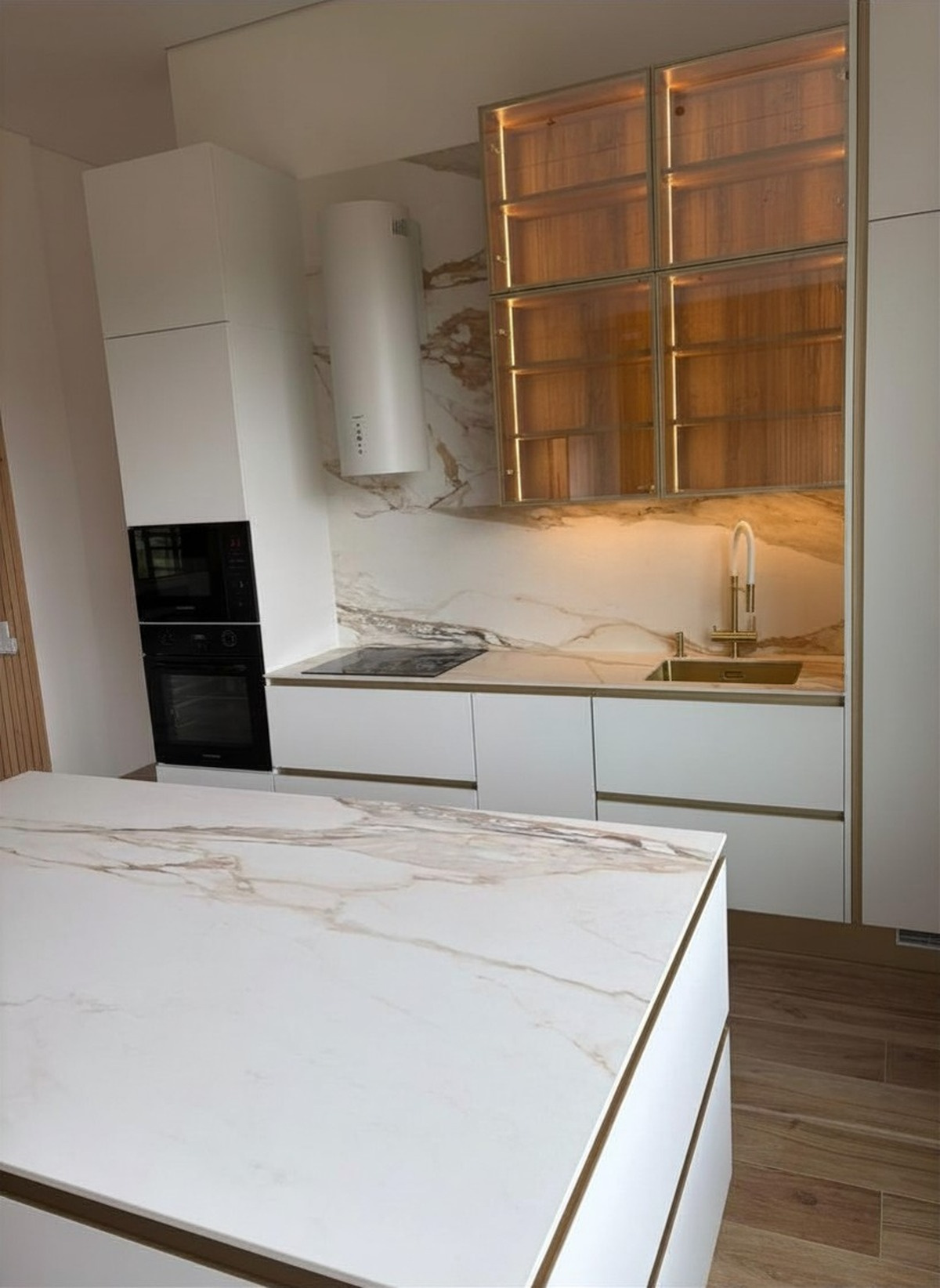 Кухня под ключ из керамики Materia Antique White · матовая, 12 мм