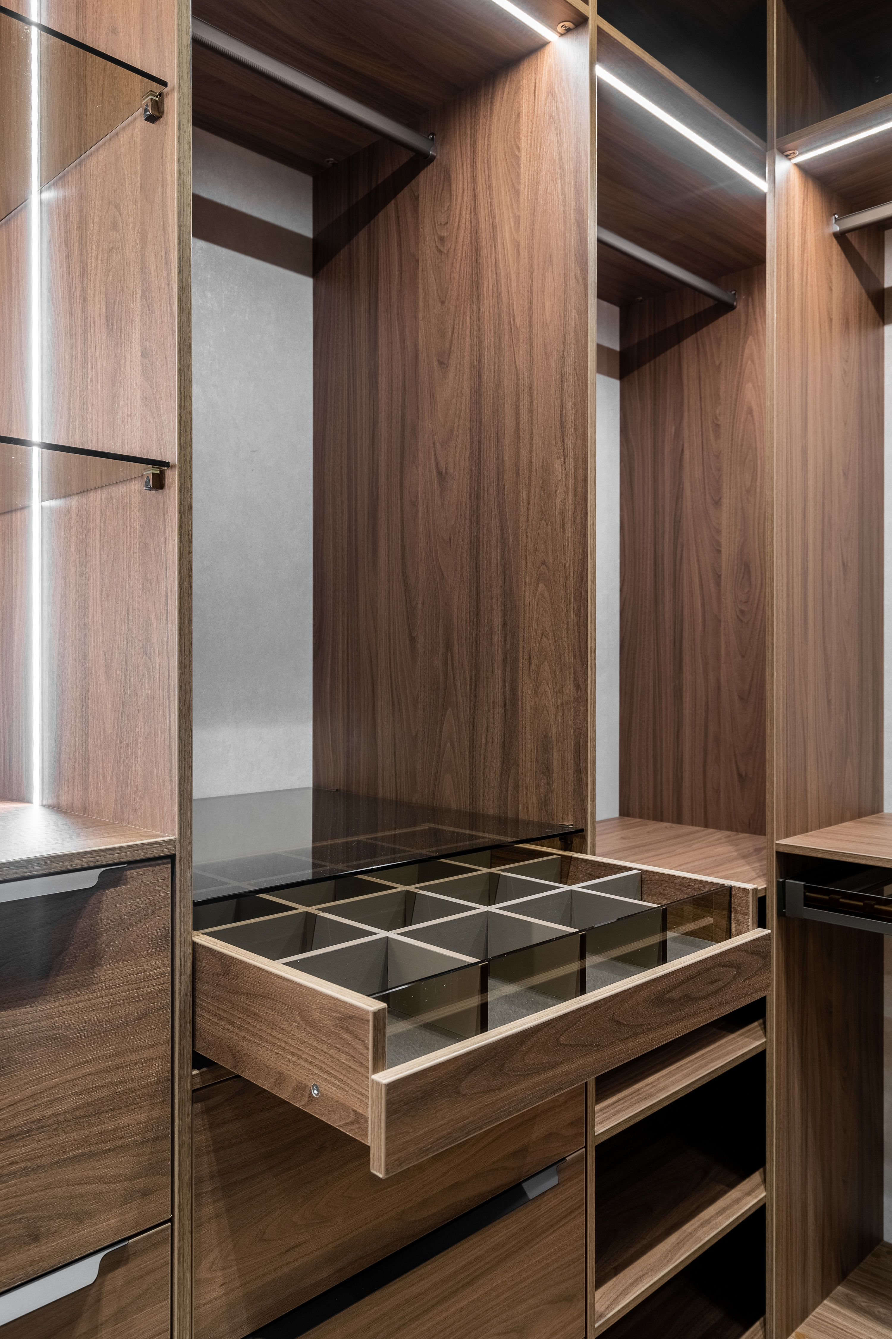 П-образная гардеробная