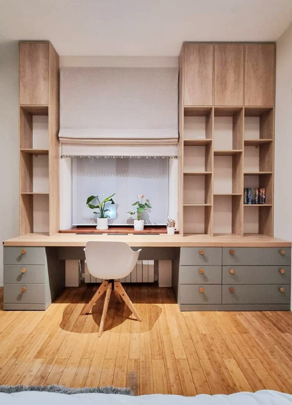 Обложка проекта: Рабочая зона и шкаф в детскую комнату