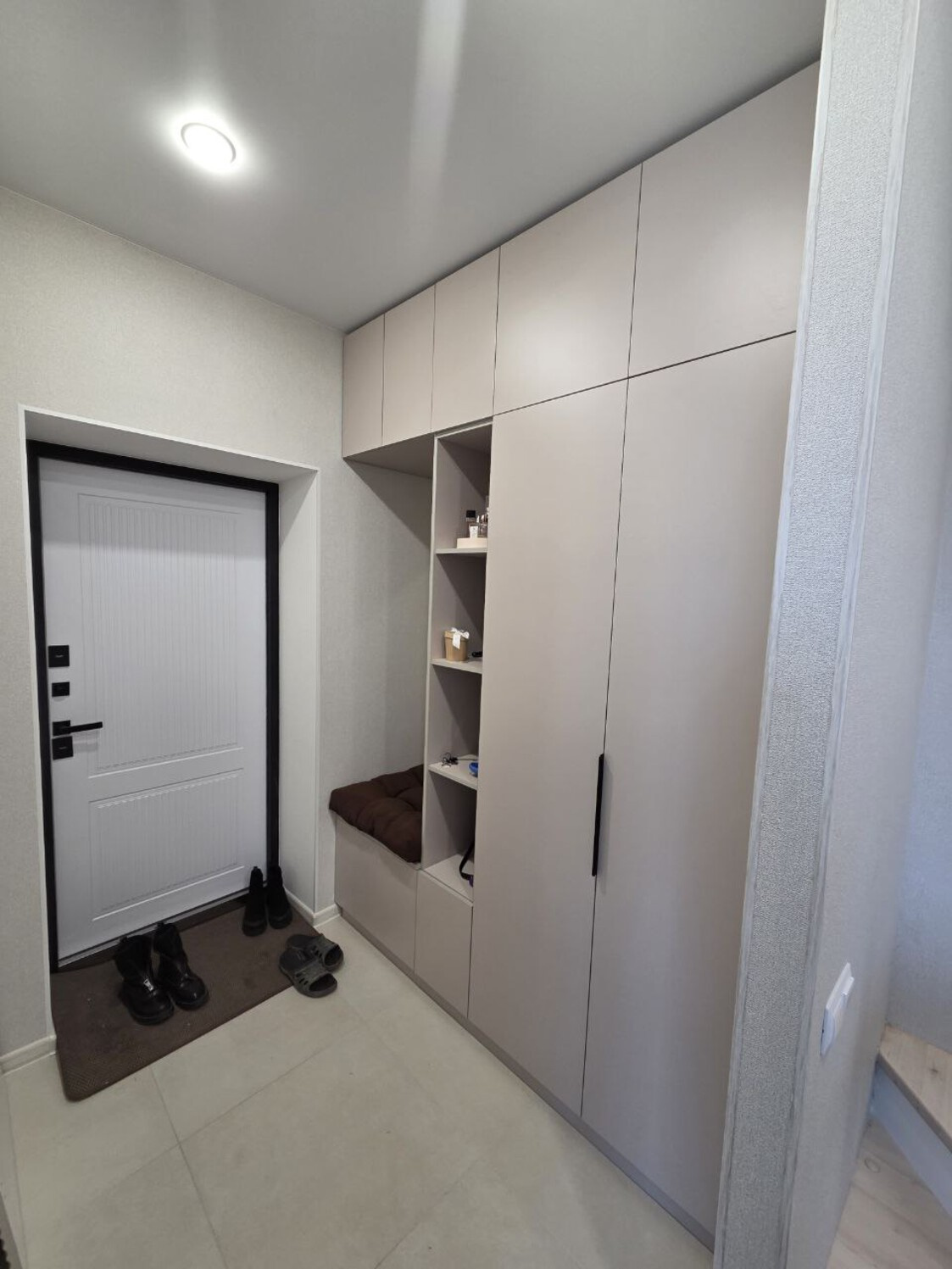 Кухня и прихожая в КП Прага