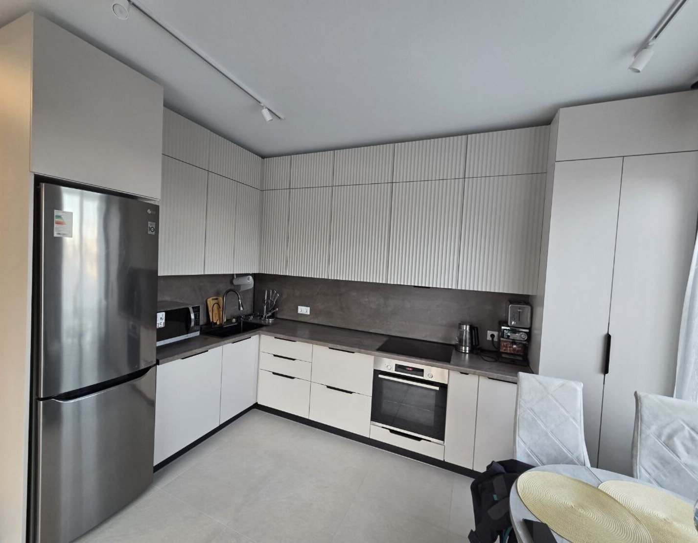 Кухня и прихожая в КП Прага