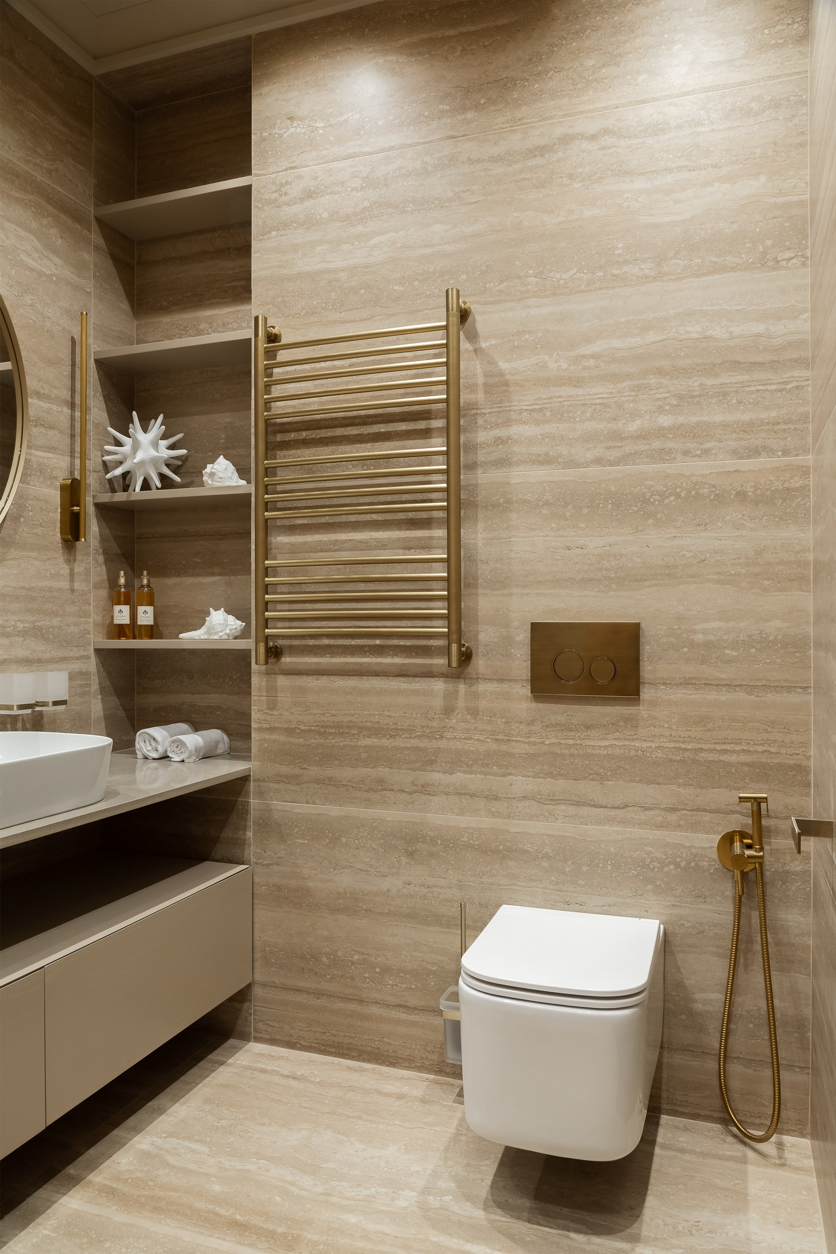 Квартира для пары в духе парижского минимализма