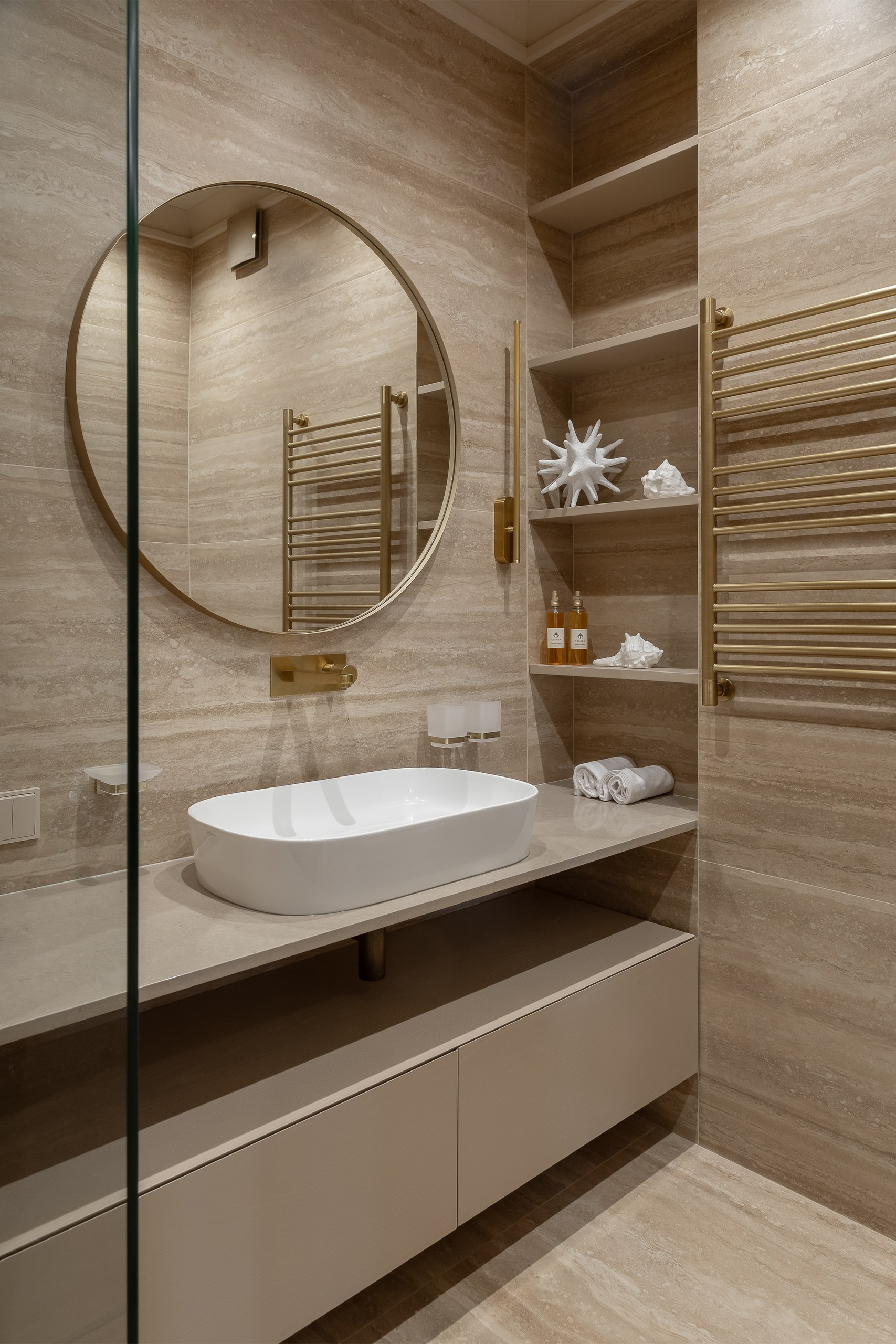 Квартира для пары в духе парижского минимализма