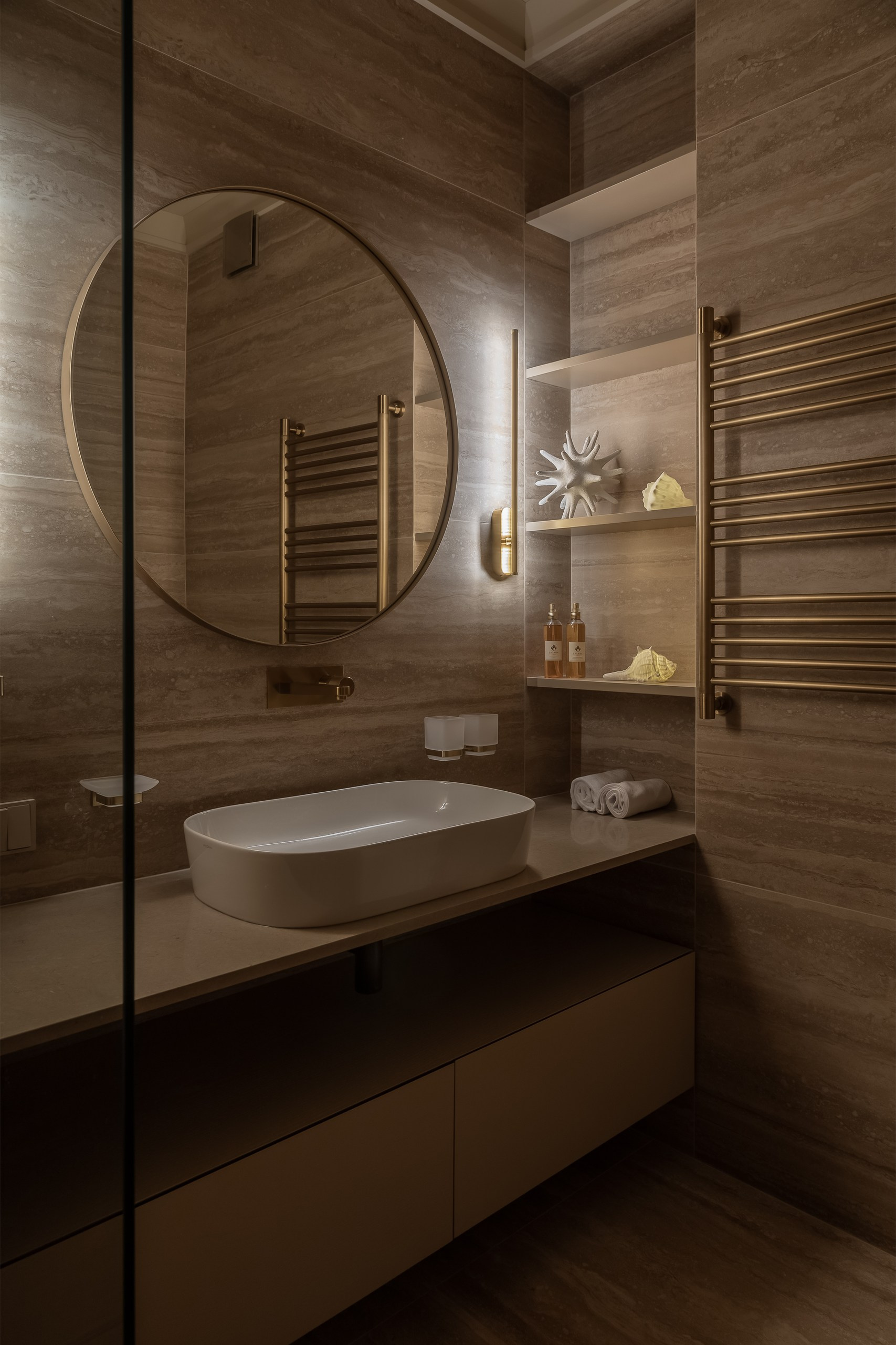 Квартира для пары в духе парижского минимализма