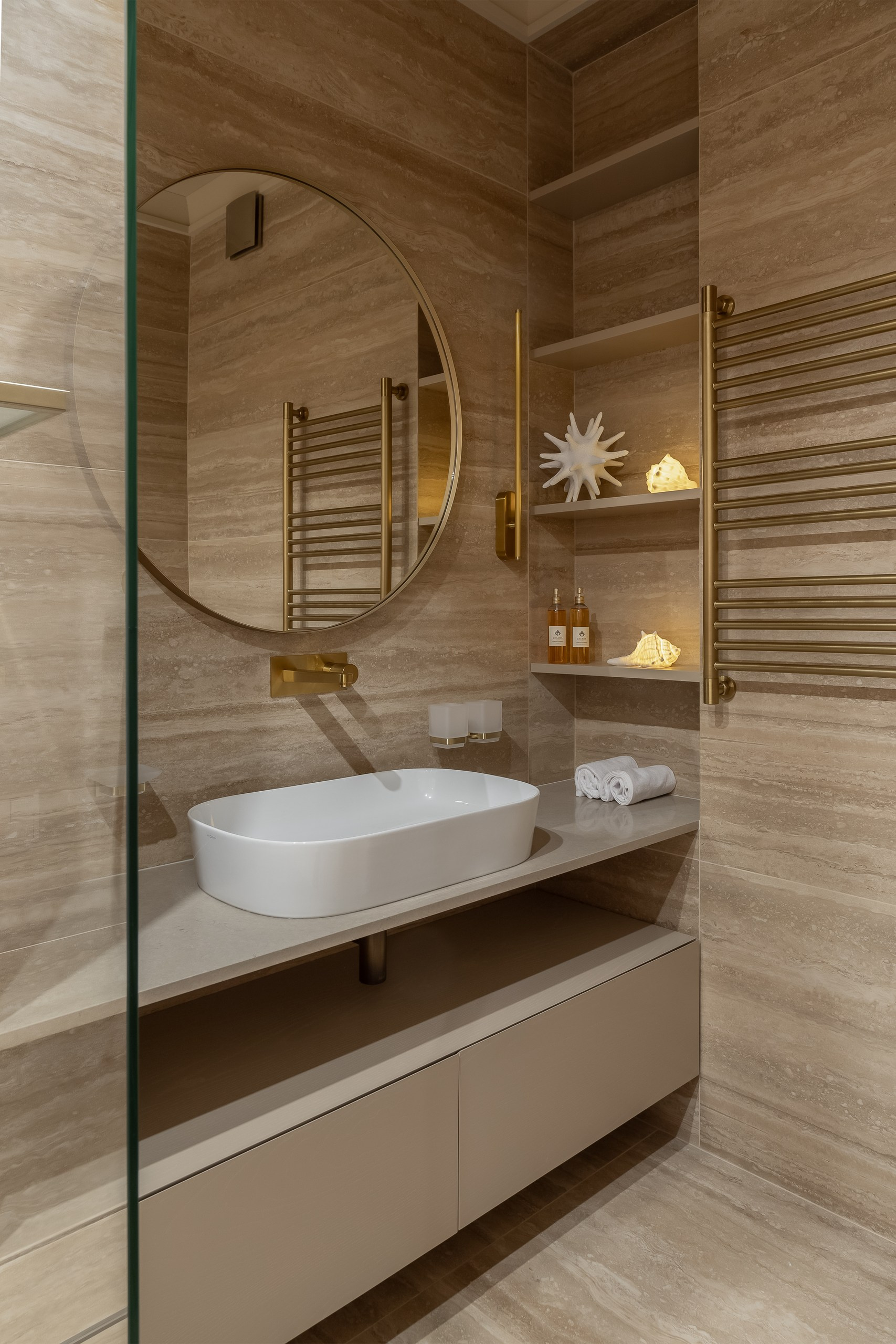 Квартира для пары в духе парижского минимализма