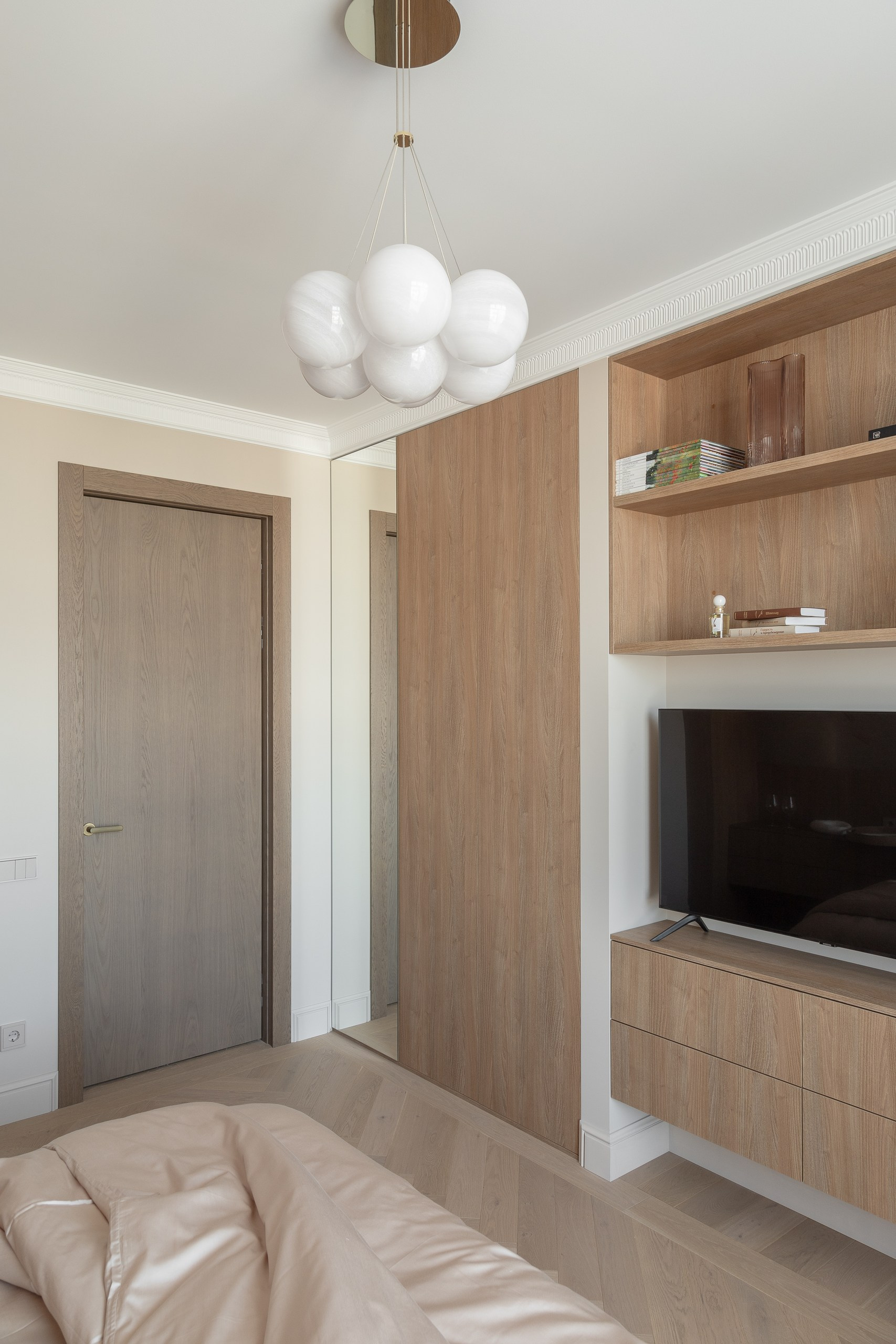 Квартира для пары в духе парижского минимализма