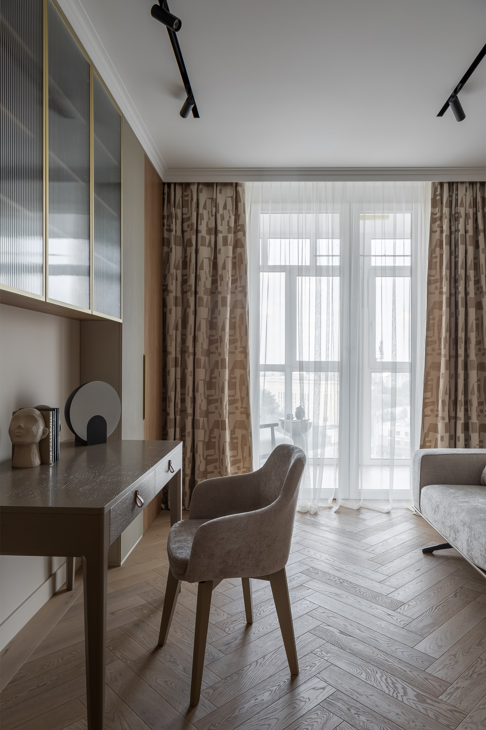 Квартира для пары в духе парижского минимализма