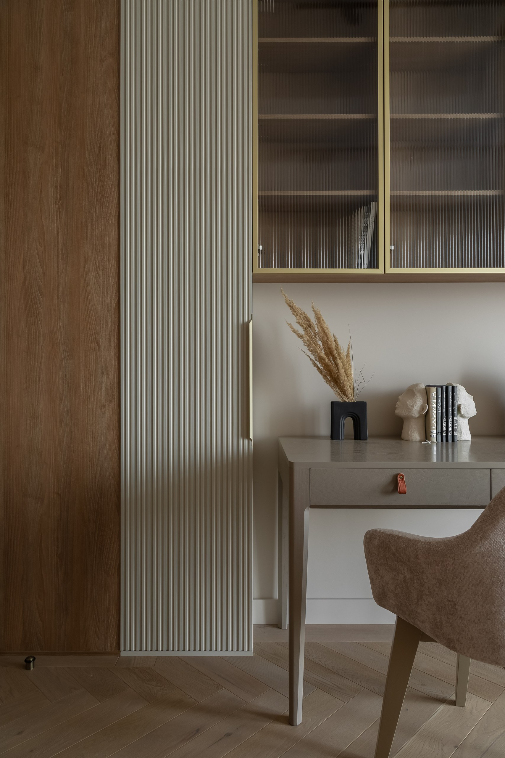 Квартира для пары в духе парижского минимализма