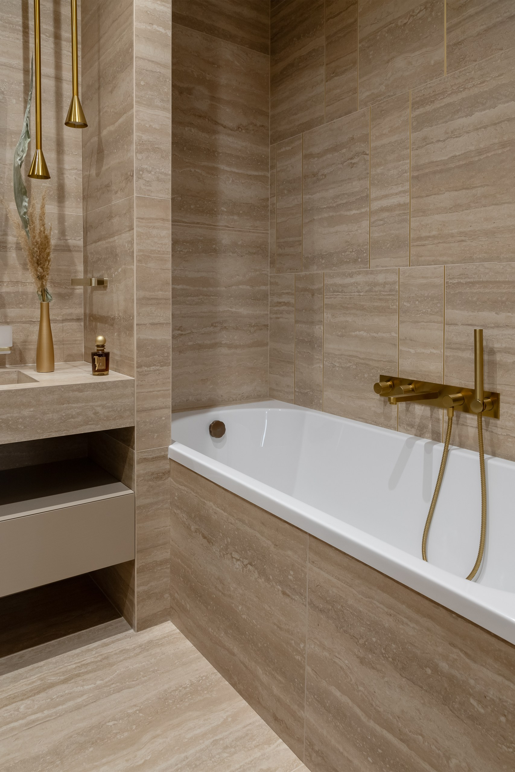 Квартира для пары в духе парижского минимализма