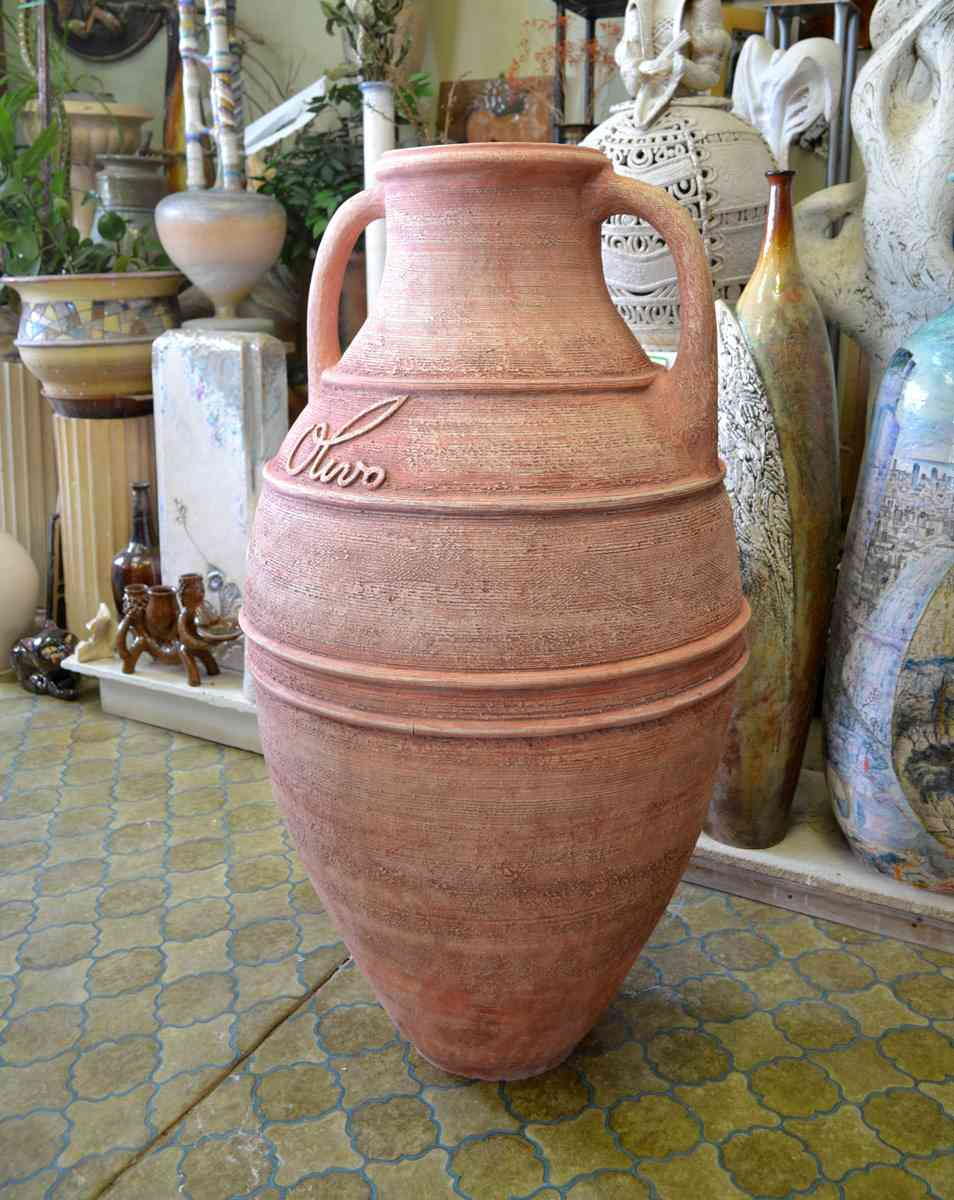 Горшки, амфора и кашпо для ресторана Olivo