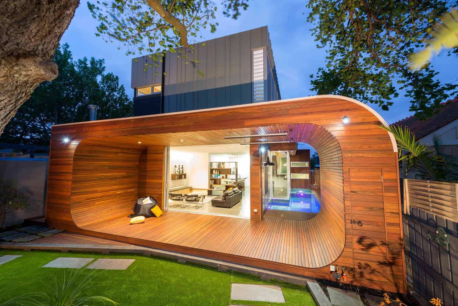 Houzz Австралия: Старый коттедж с футуристичной террасой