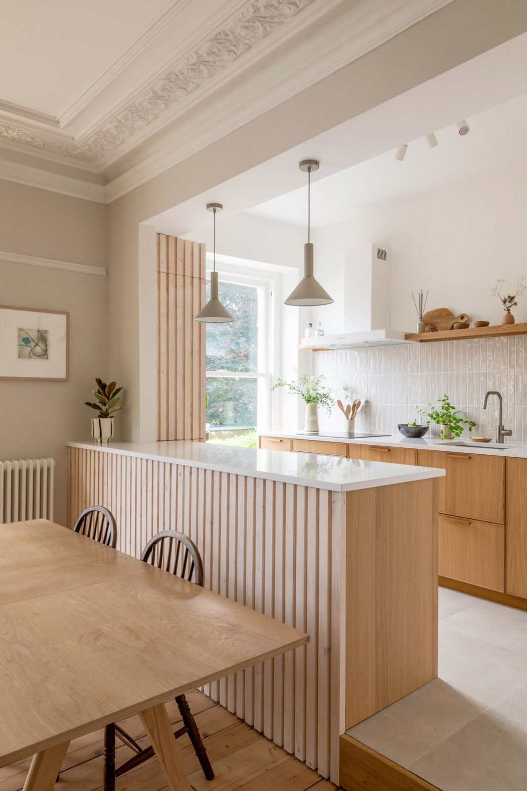 Фотоохота: Эффект плиссированного дерева в интерьерах