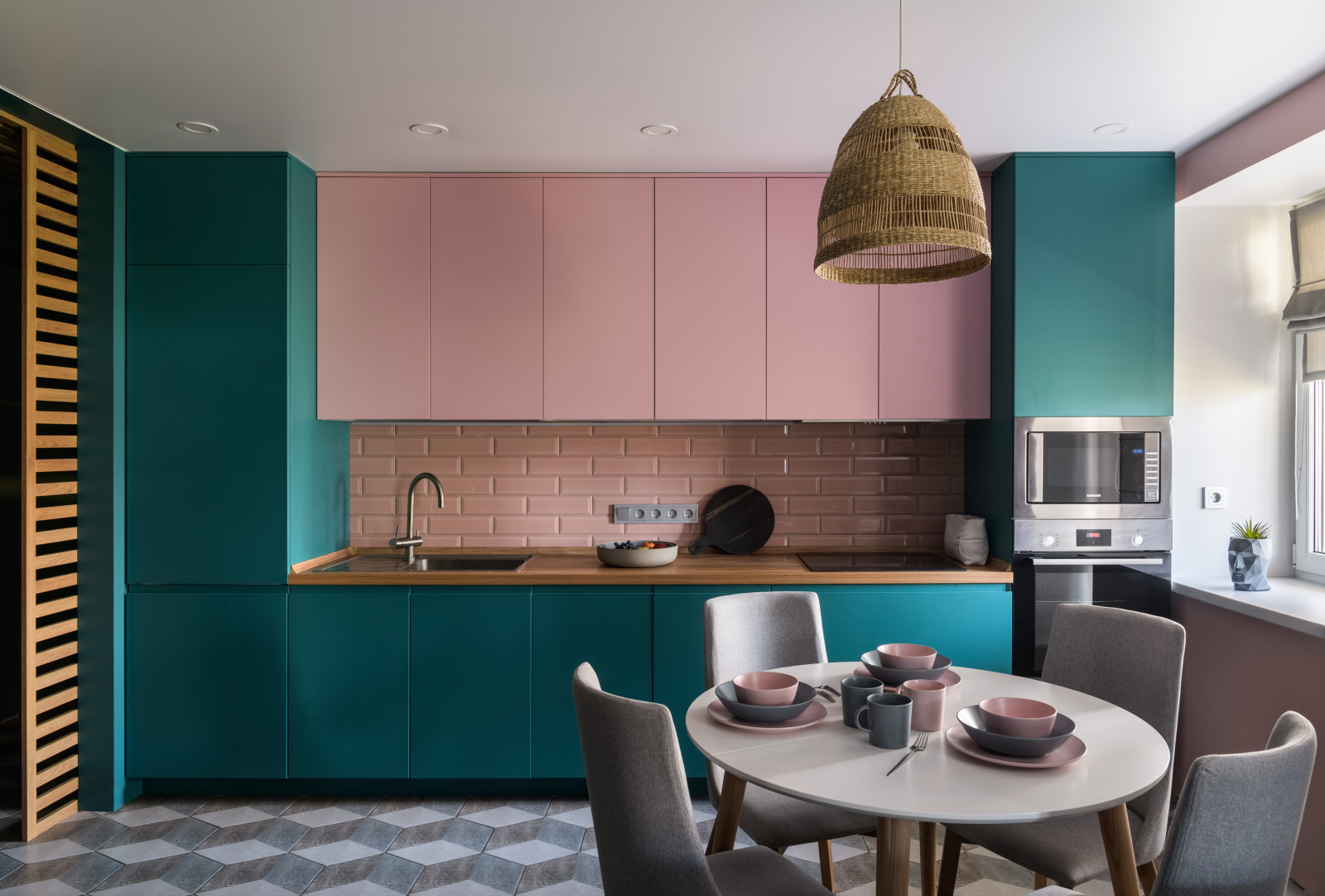 Houzz тур: Жизнь в цвете – квартира для мамы и дочери