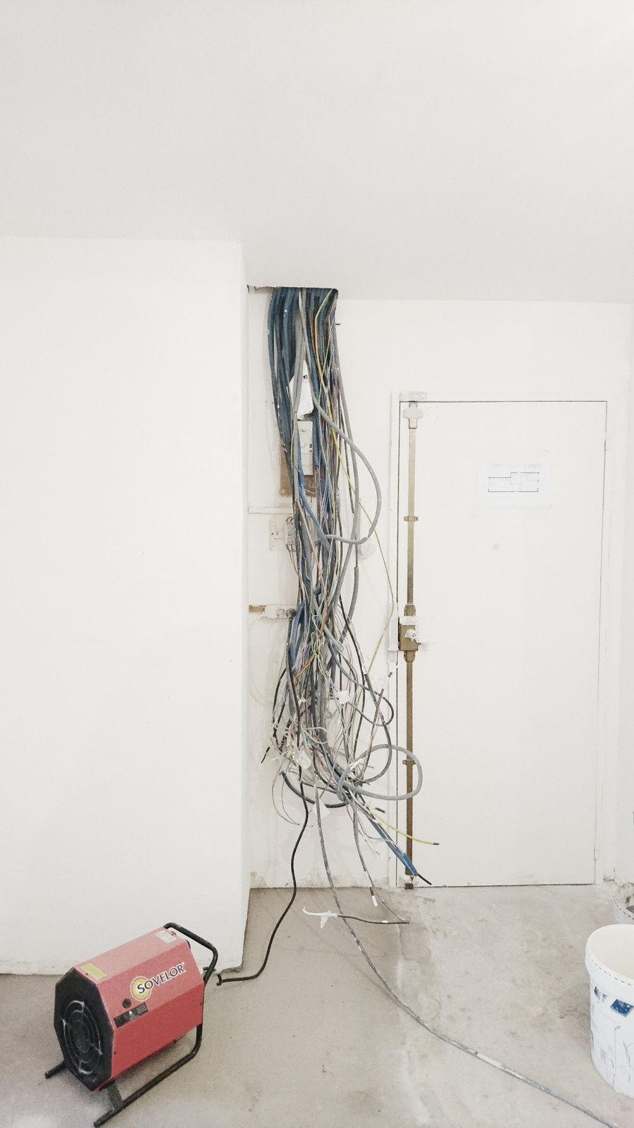 Что затягивает сроки ремонта квартир и как с этим бороться